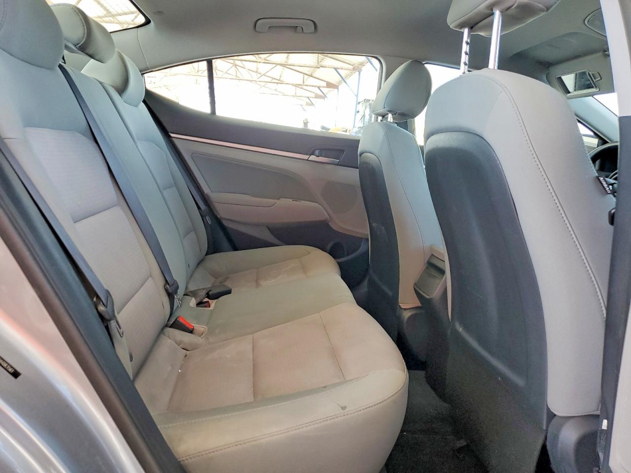 2017 Hyundai Elantra Se Silver vin: 5NPD84LF2HH083561