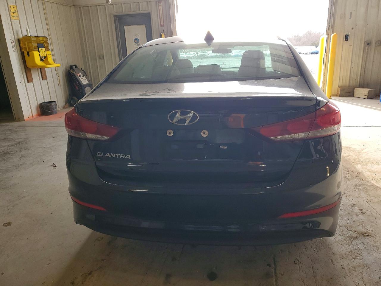 2018 Hyundai Elantra Sel Черный vin: 5NPD84LF2JH254945