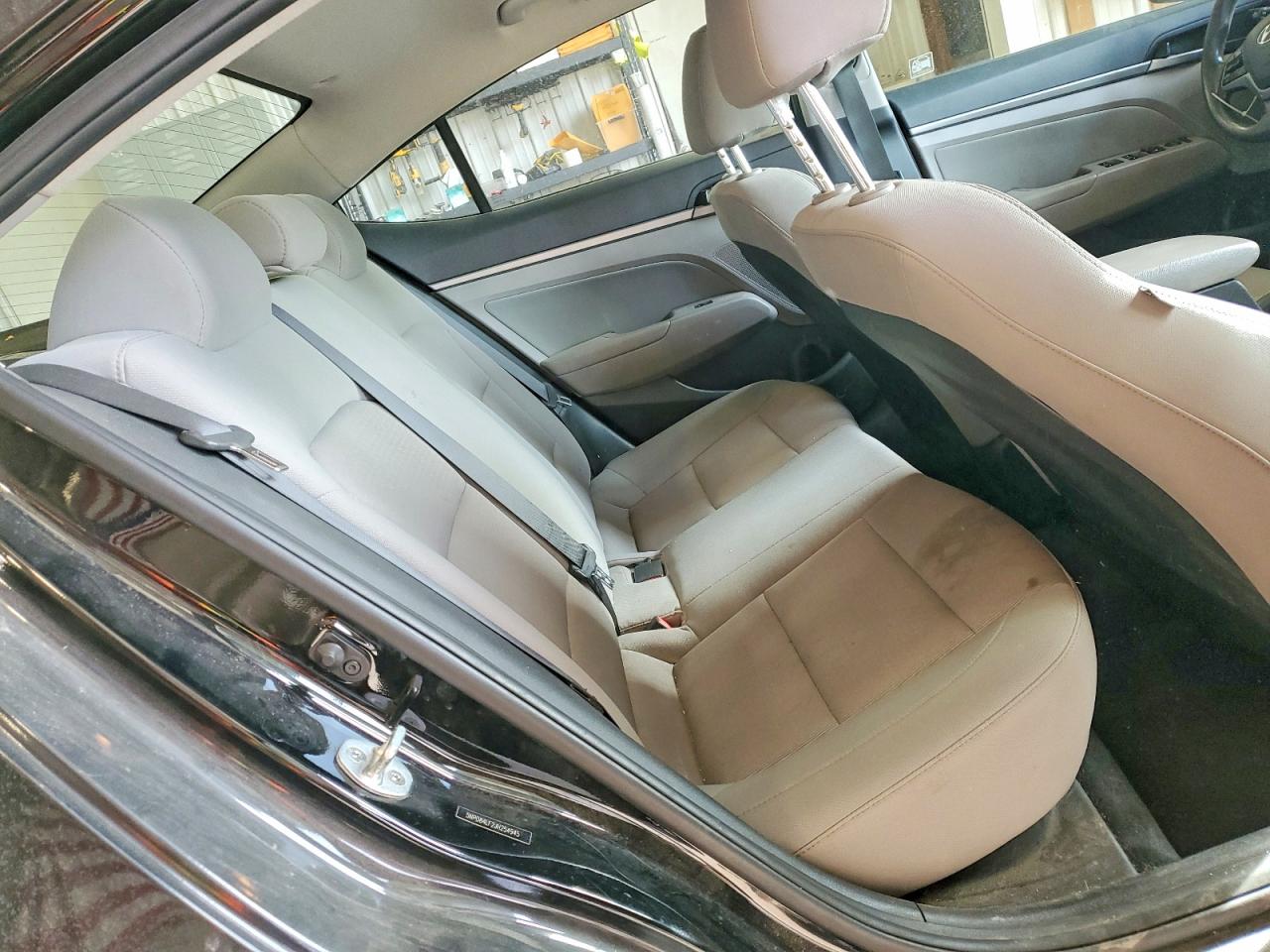2018 Hyundai Elantra Sel Черный vin: 5NPD84LF2JH254945