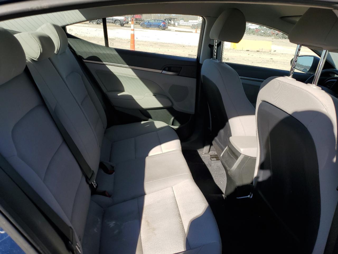 2018 Hyundai Elantra Sel Blue vin: 5NPD84LF2JH354463