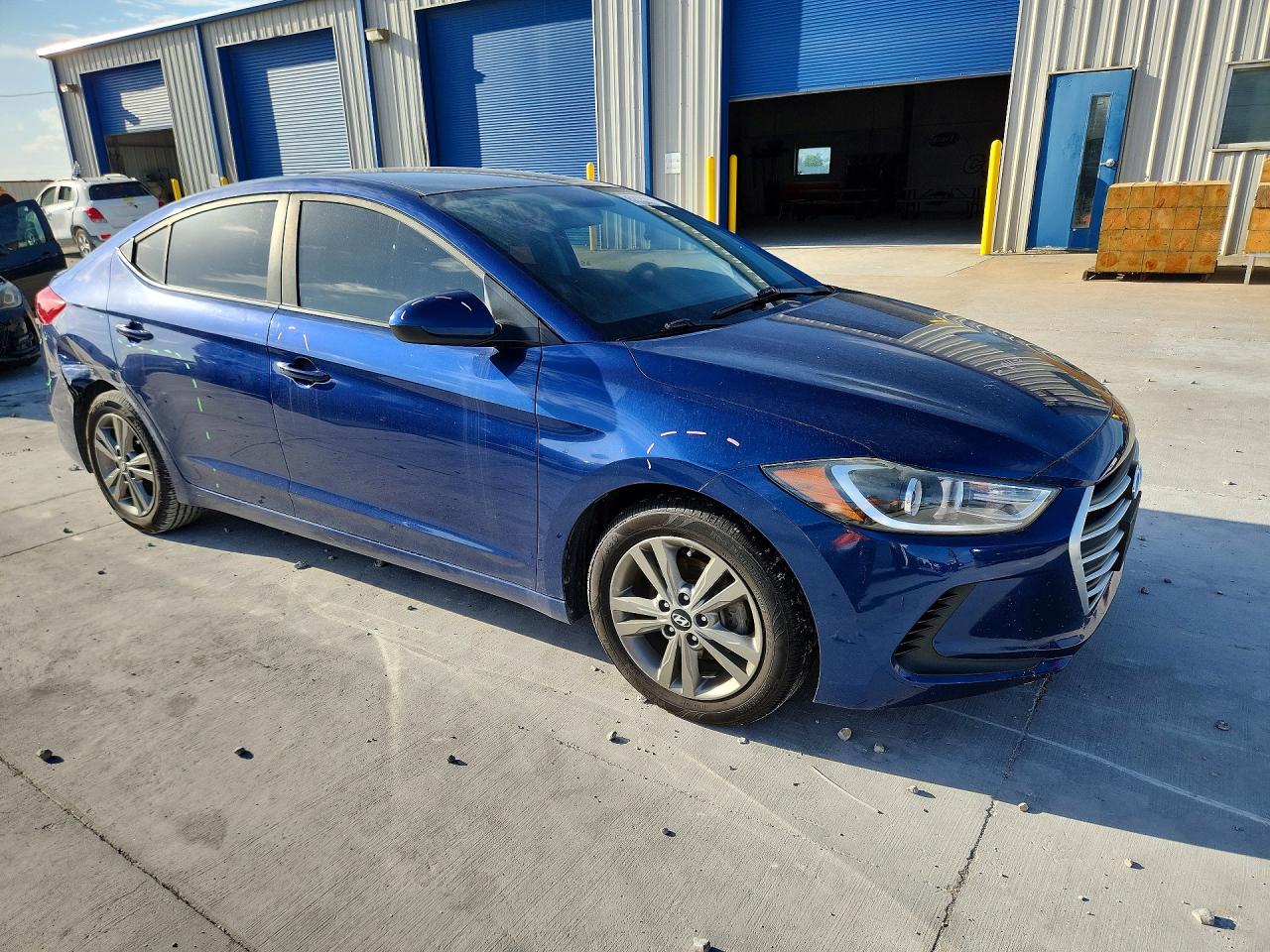 2018 Hyundai Elantra Sel Blue vin: 5NPD84LF2JH354463