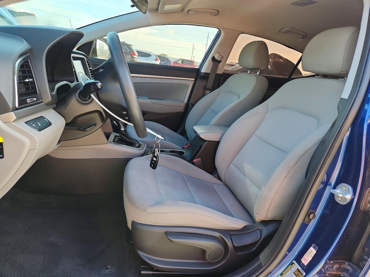 2018 Hyundai Elantra Sel Blue vin: 5NPD84LF2JH354463