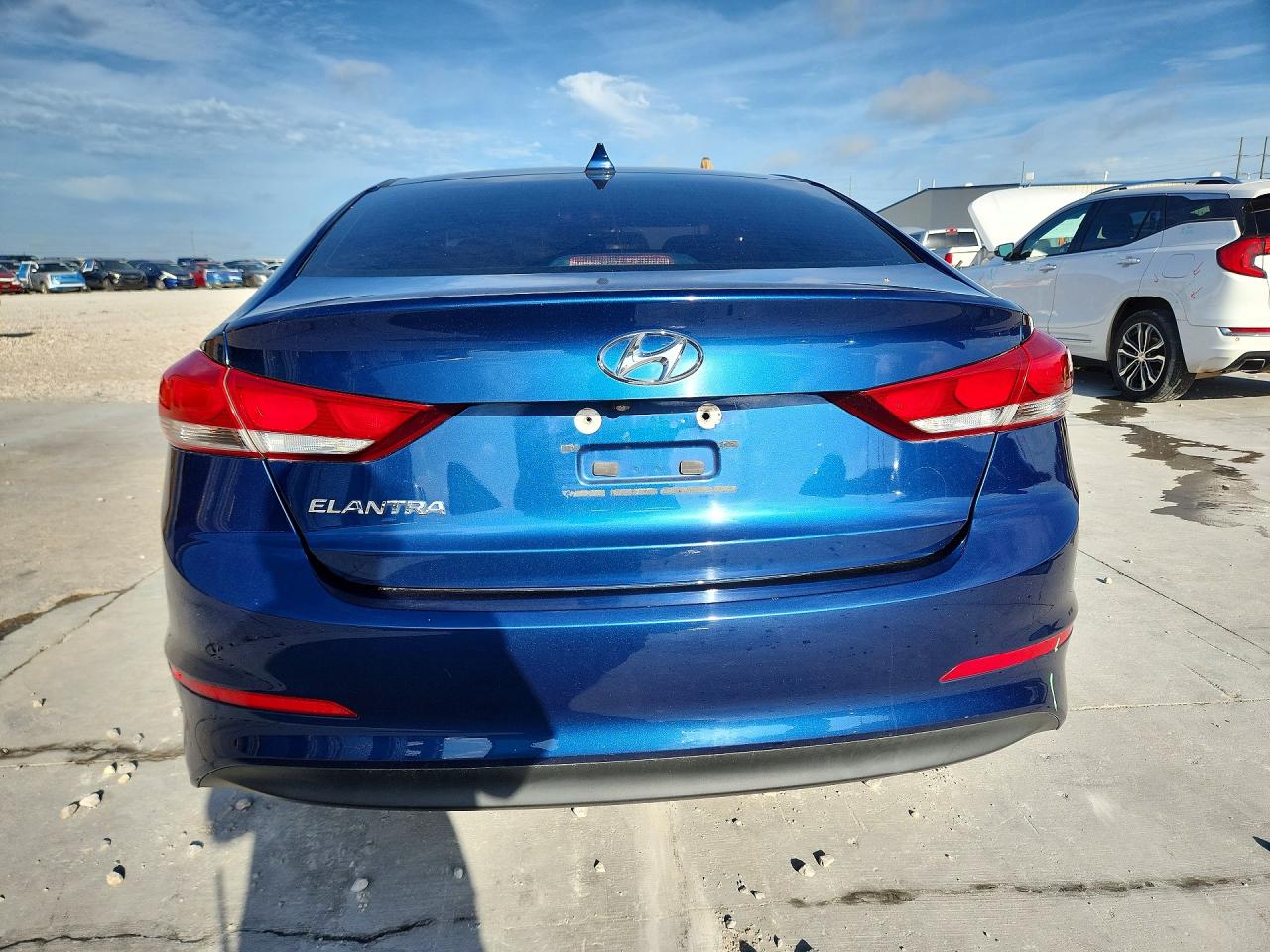 2018 Hyundai Elantra Sel Blue vin: 5NPD84LF2JH354463