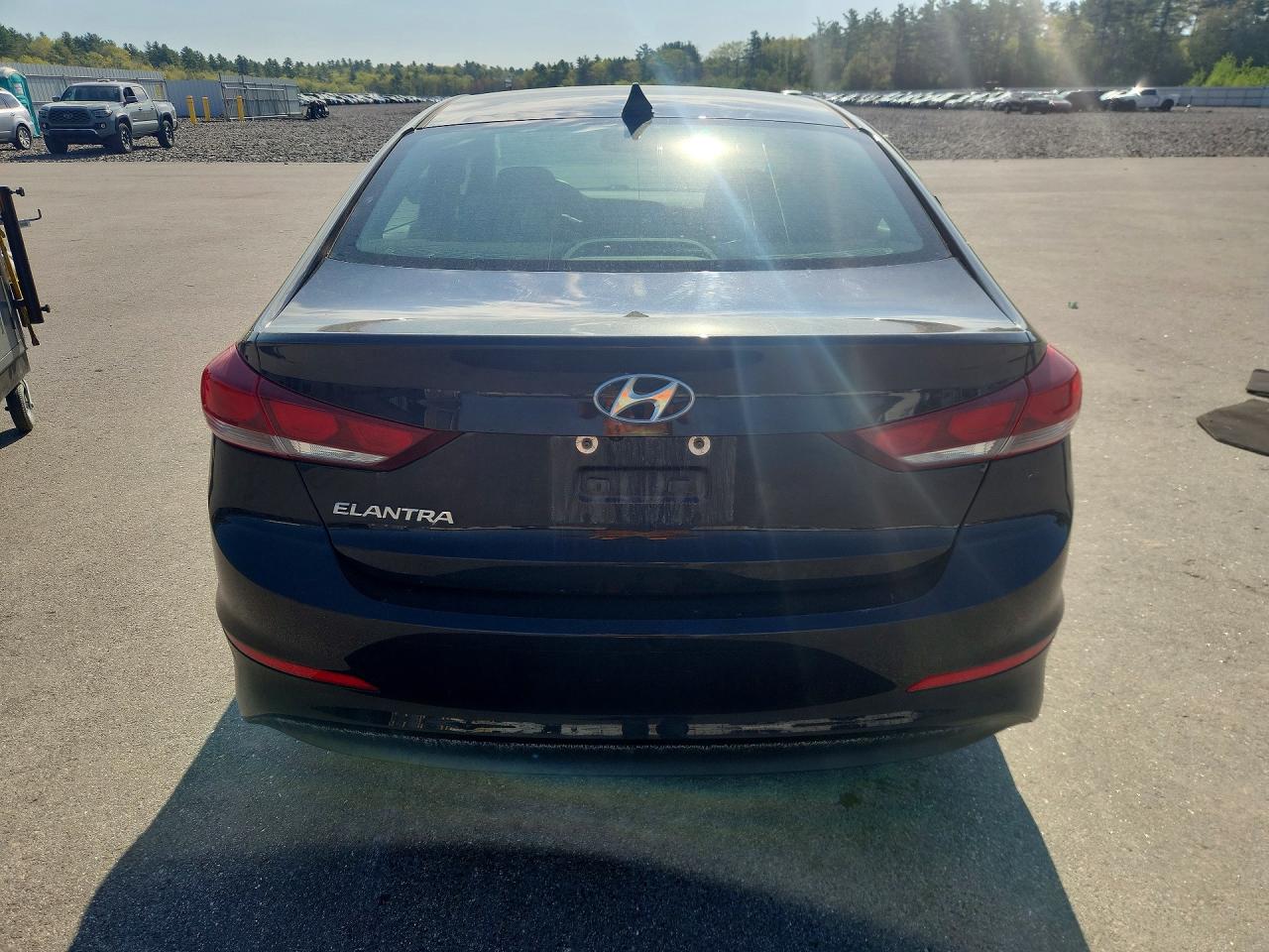2018 Hyundai Elantra Value Edition Черный vin: 5NPD84LF2JH365463