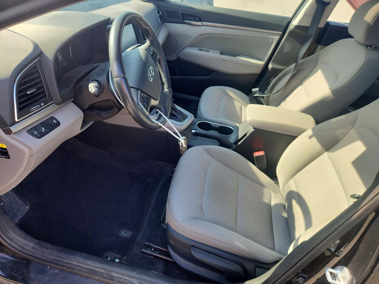 2018 Hyundai Elantra Value Edition Черный vin: 5NPD84LF2JH365463
