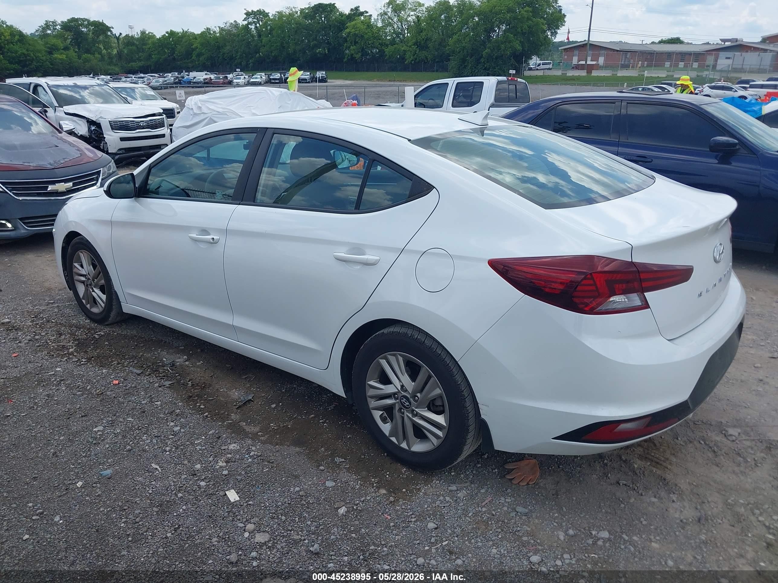 2019 Hyundai Elantra Sel White vin: 5NPD84LF2KH478766