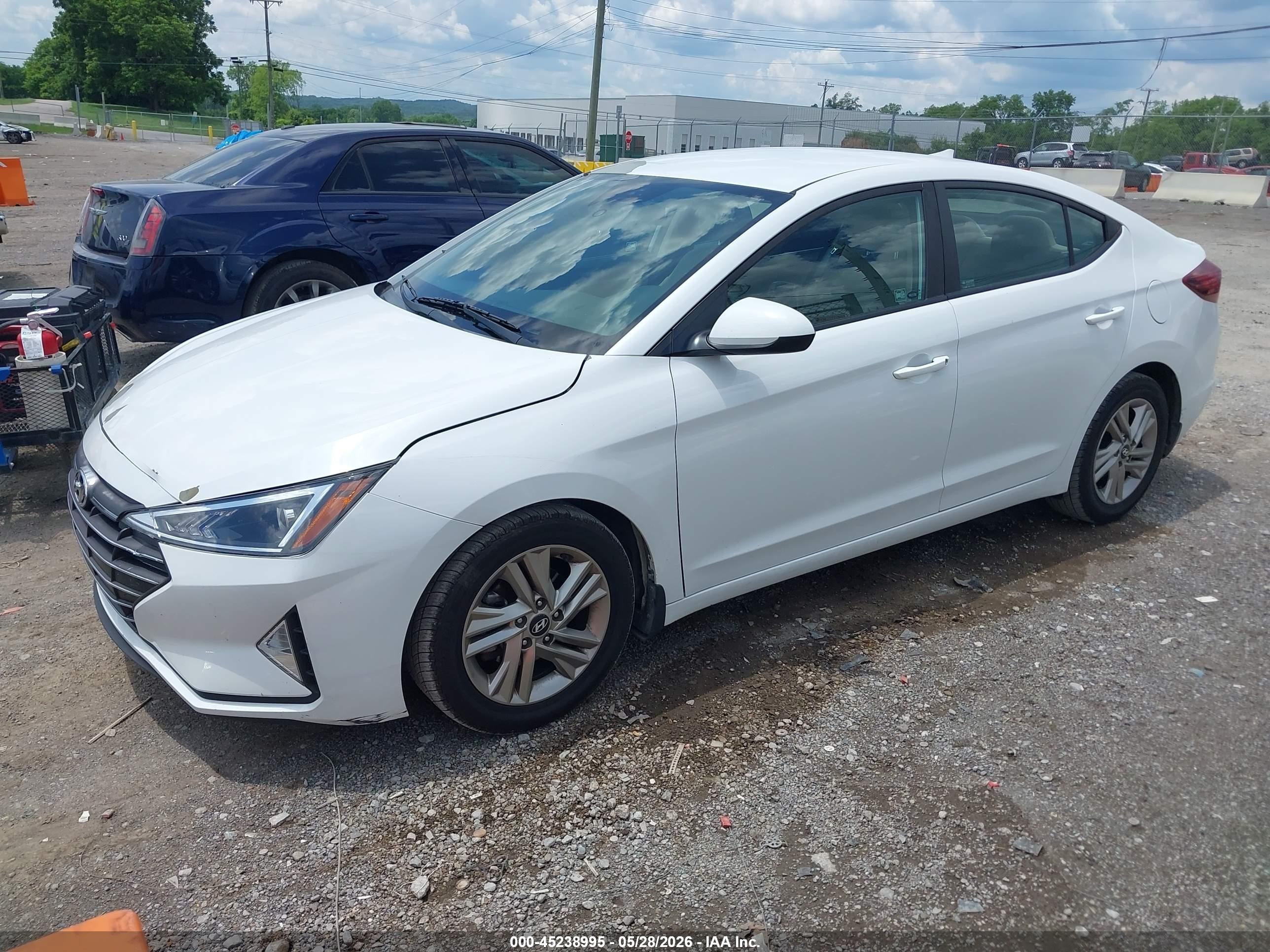 2019 Hyundai Elantra Sel White vin: 5NPD84LF2KH478766