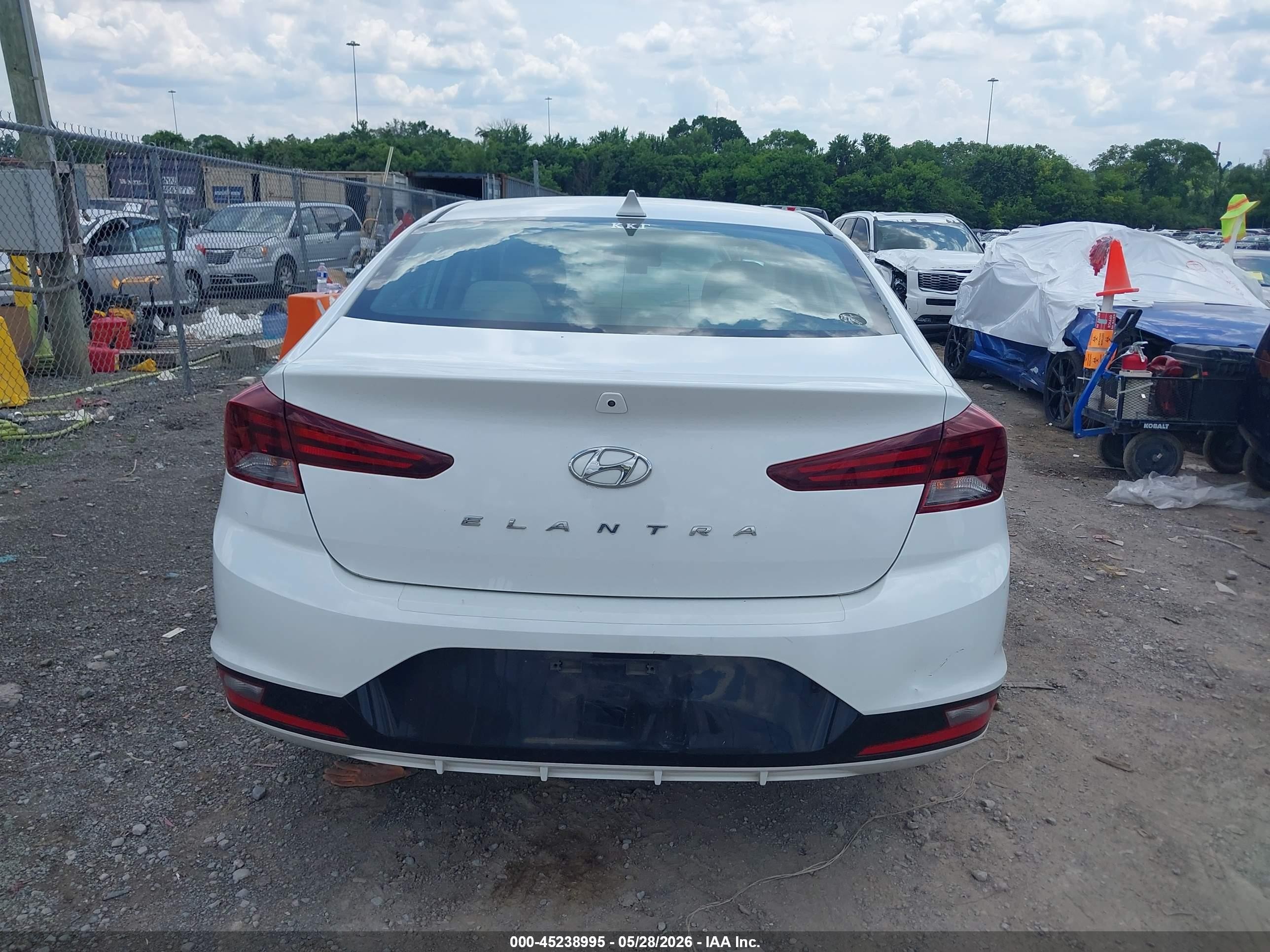 2019 Hyundai Elantra Sel White vin: 5NPD84LF2KH478766