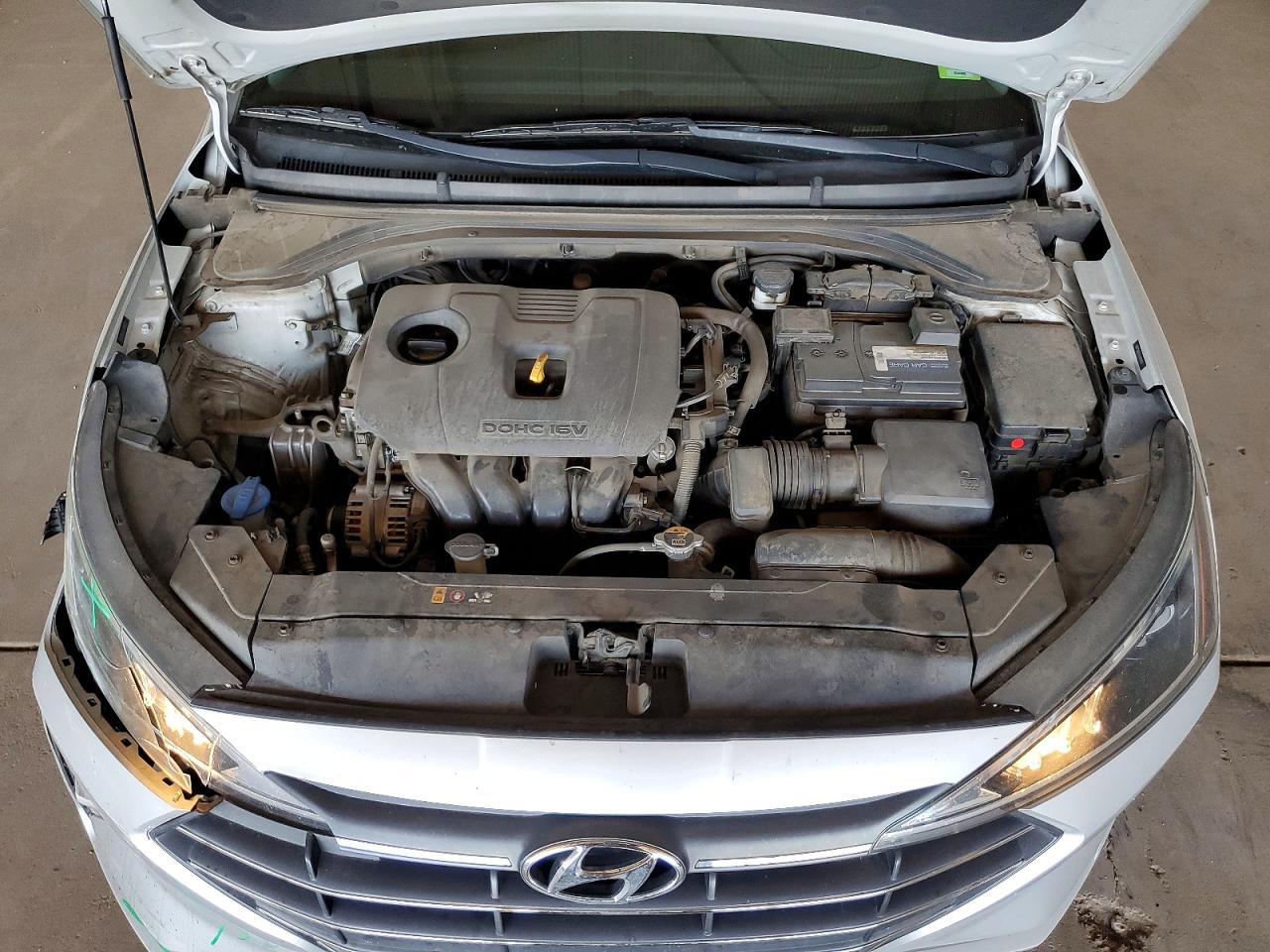 2020 Hyundai Elantra Sel Silver vin: 5NPD84LF2LH498307