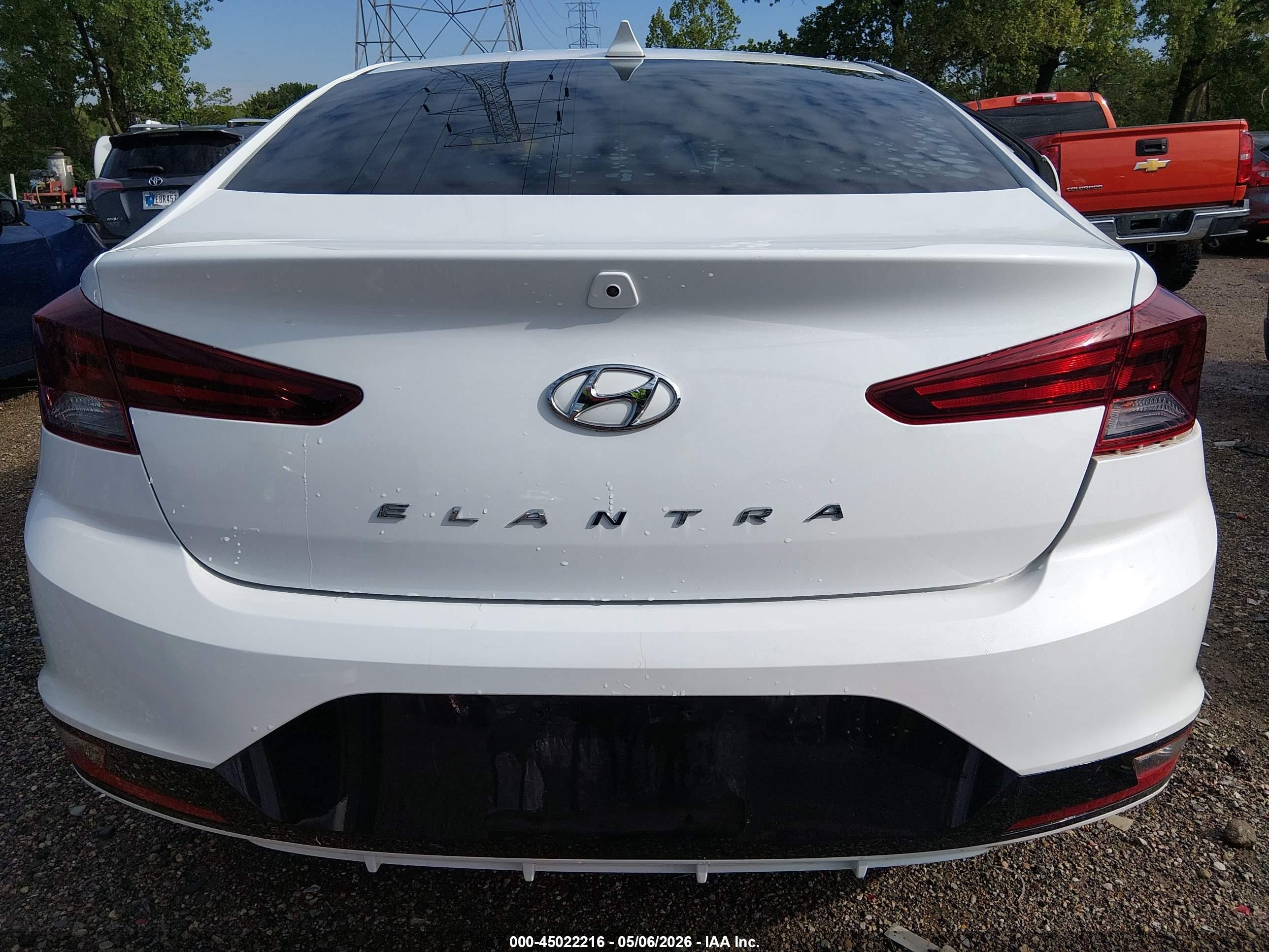 2020 Hyundai Elantra Sel White vin: 5NPD84LF2LH544489