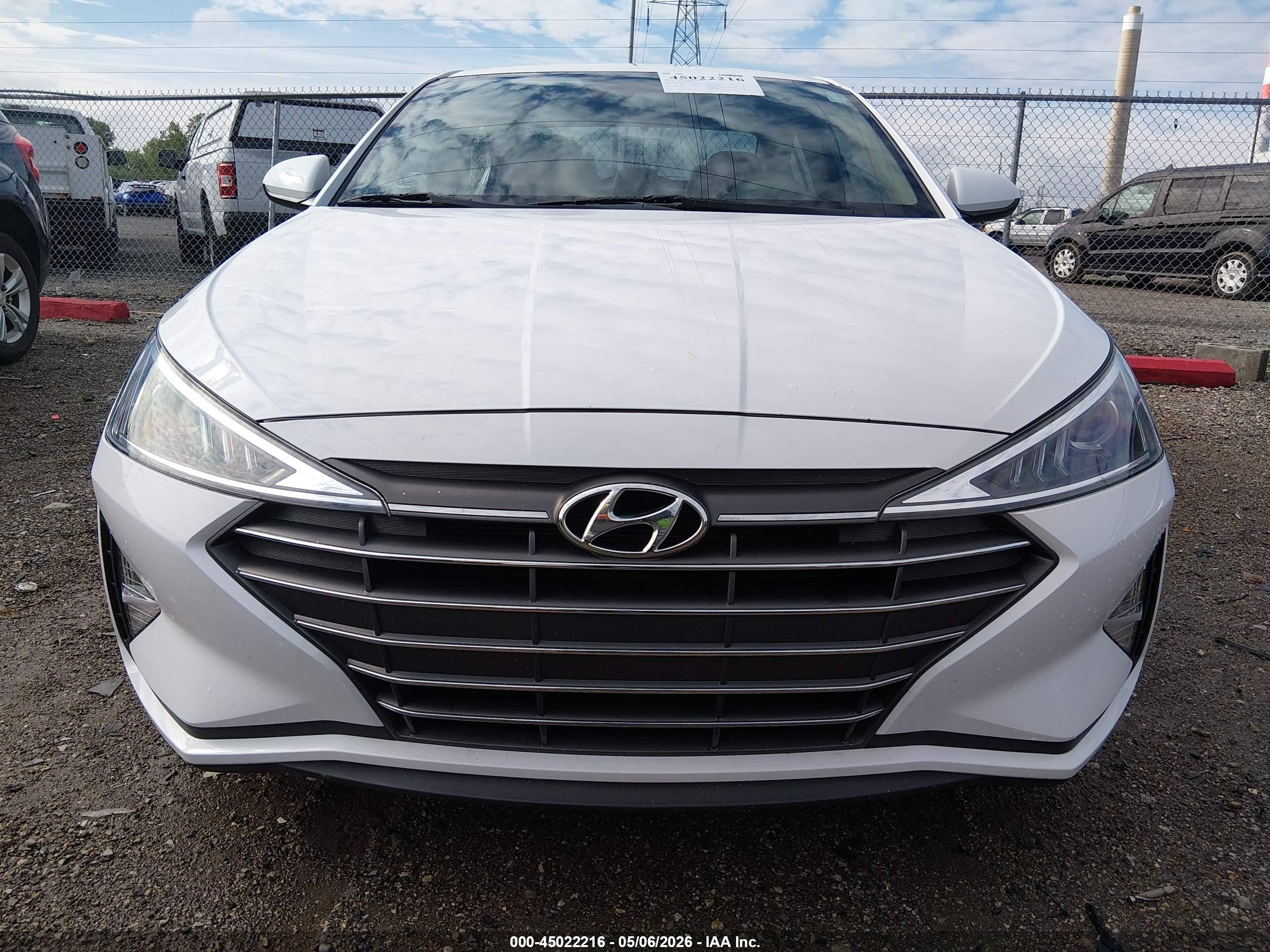 2020 Hyundai Elantra Sel White vin: 5NPD84LF2LH544489