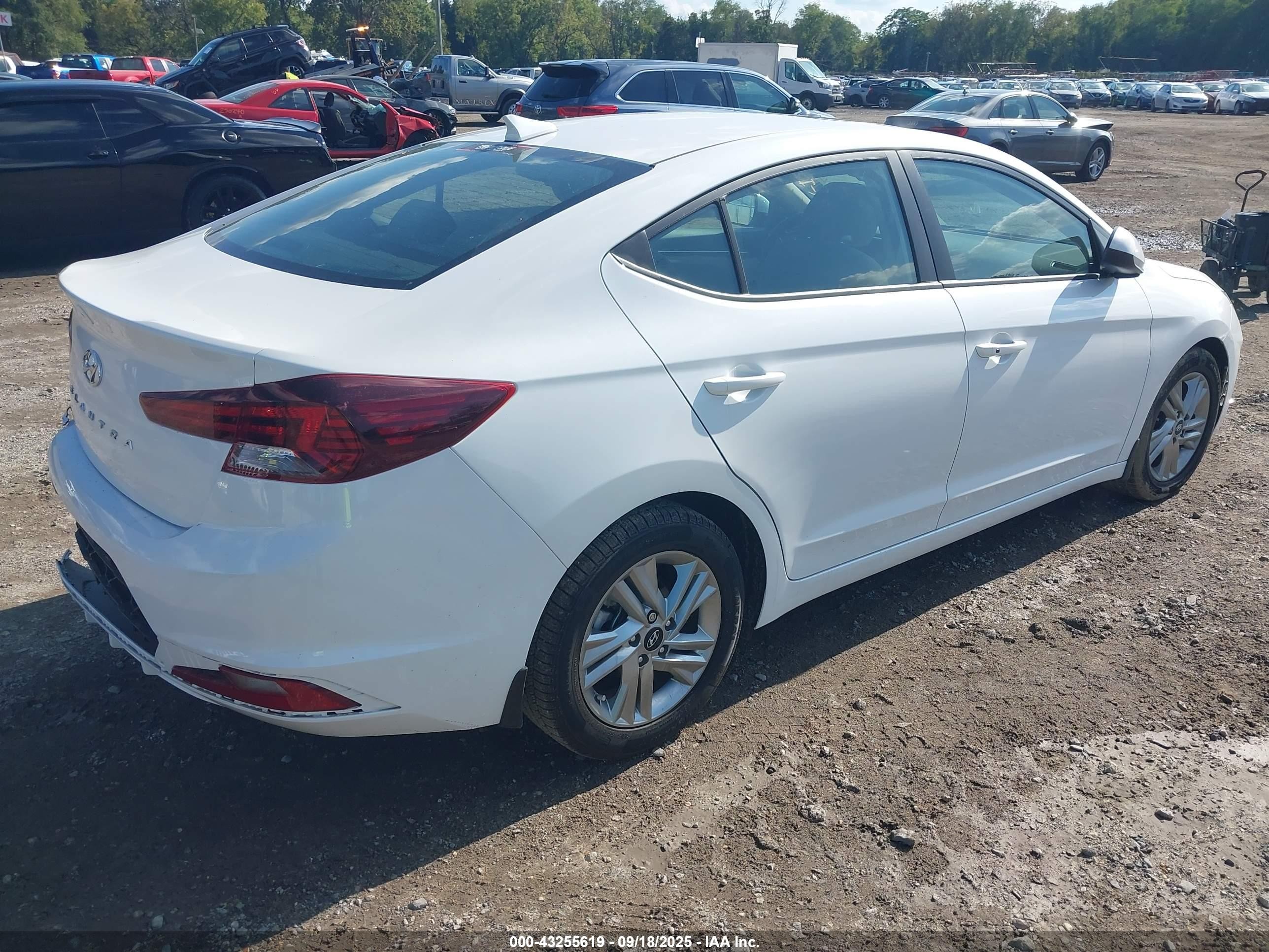 2020 Hyundai Elantra Value Edition White vin: 5NPD84LF2LH614122