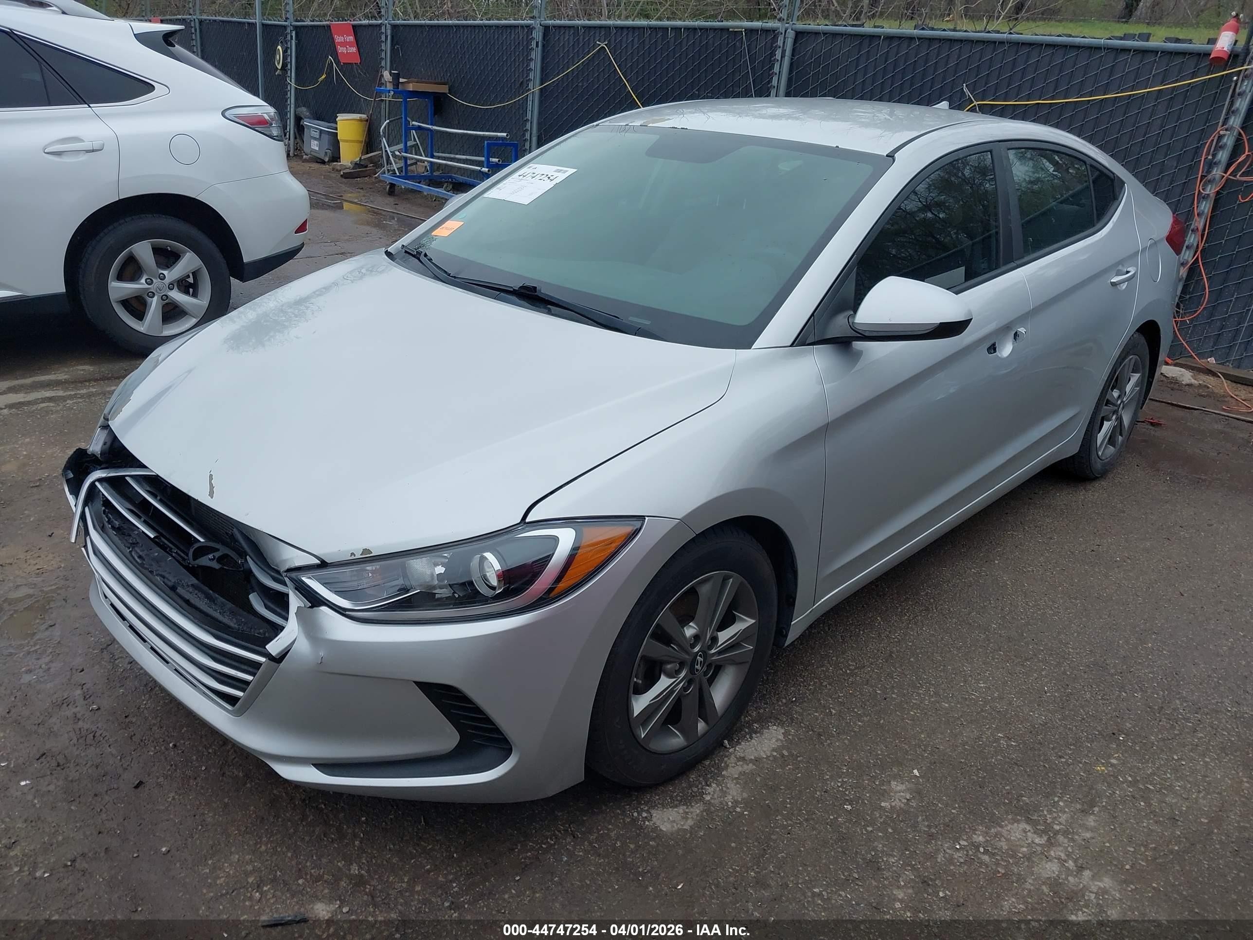 2017 Hyundai Elantra Se Серебряный vin: 5NPD84LF3HH172331
