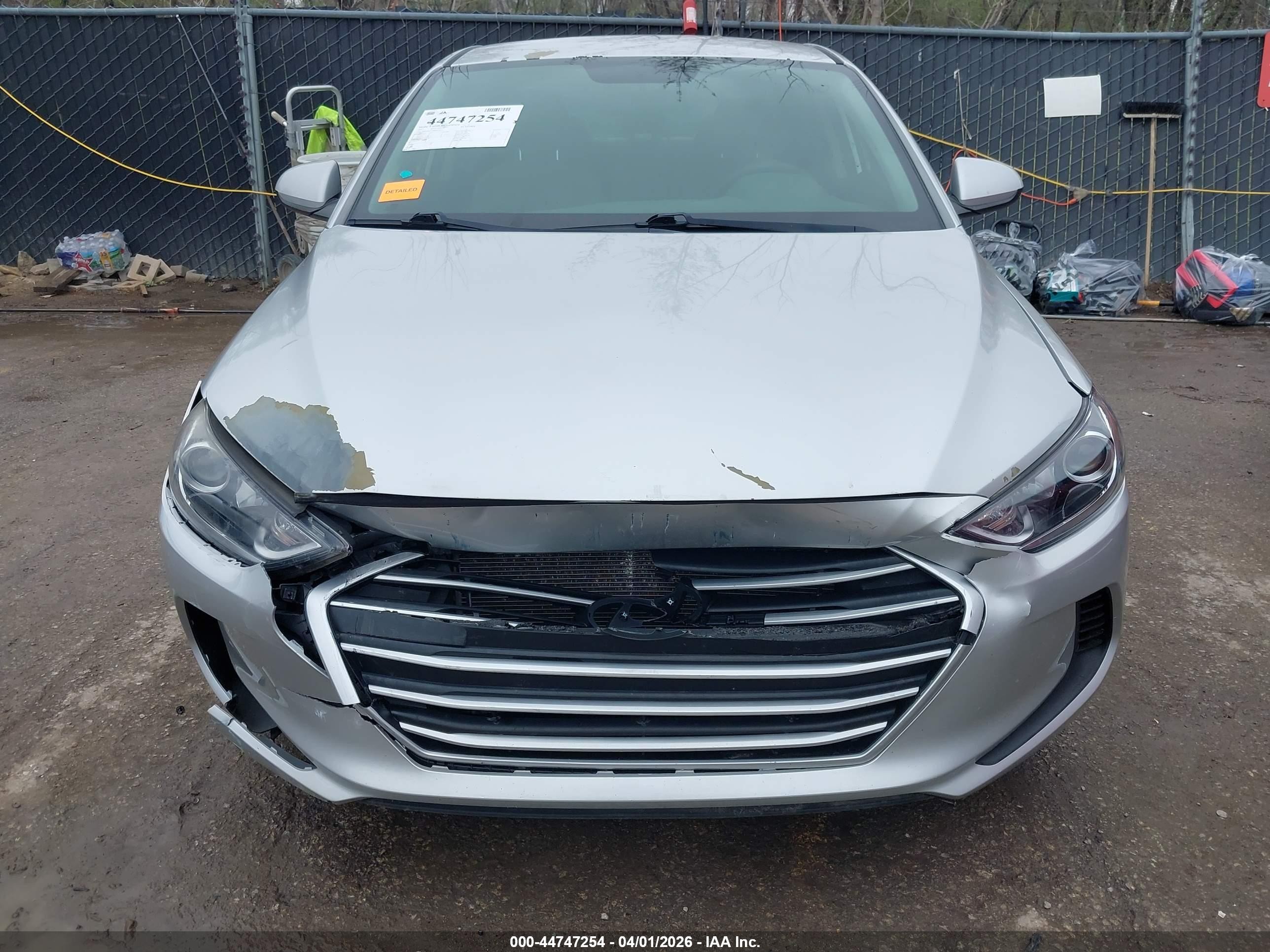 2017 Hyundai Elantra Se Серебряный vin: 5NPD84LF3HH172331