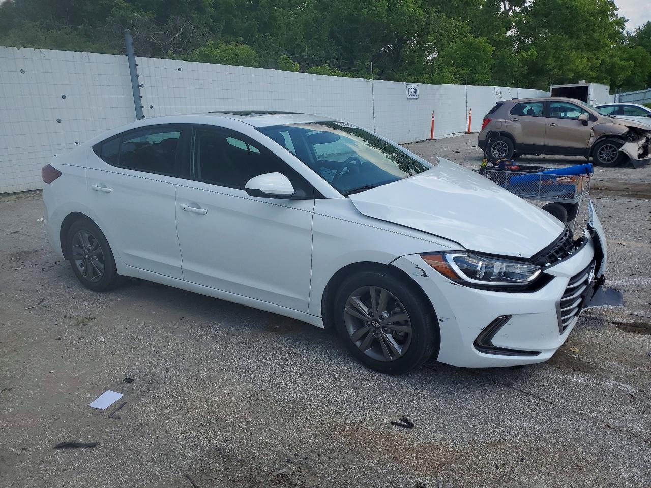 2018 Hyundai Elantra Value Edition Белый vin: 5NPD84LF3JH217001