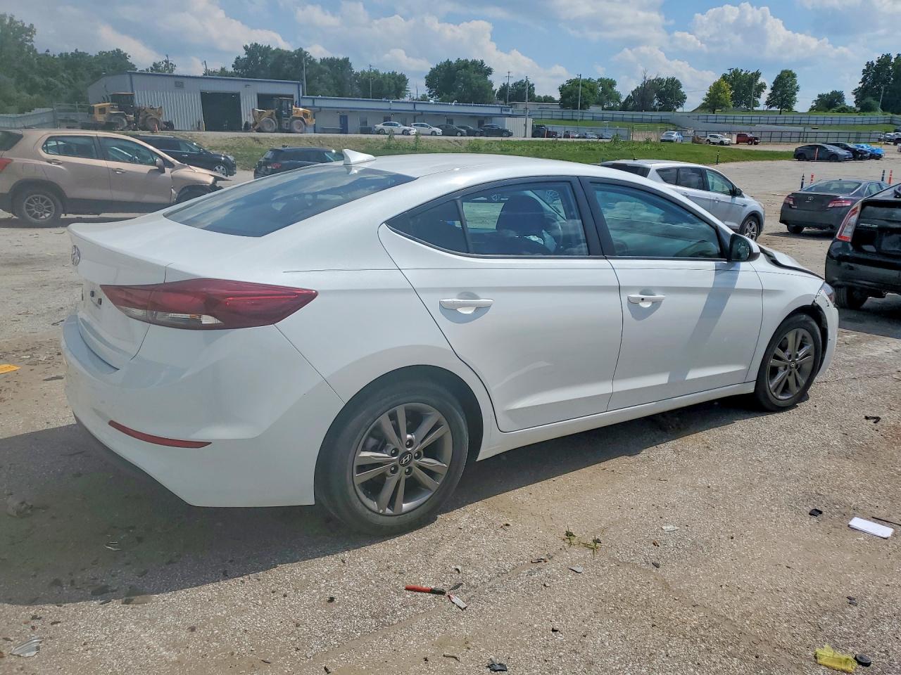 2018 Hyundai Elantra Value Edition Белый vin: 5NPD84LF3JH217001