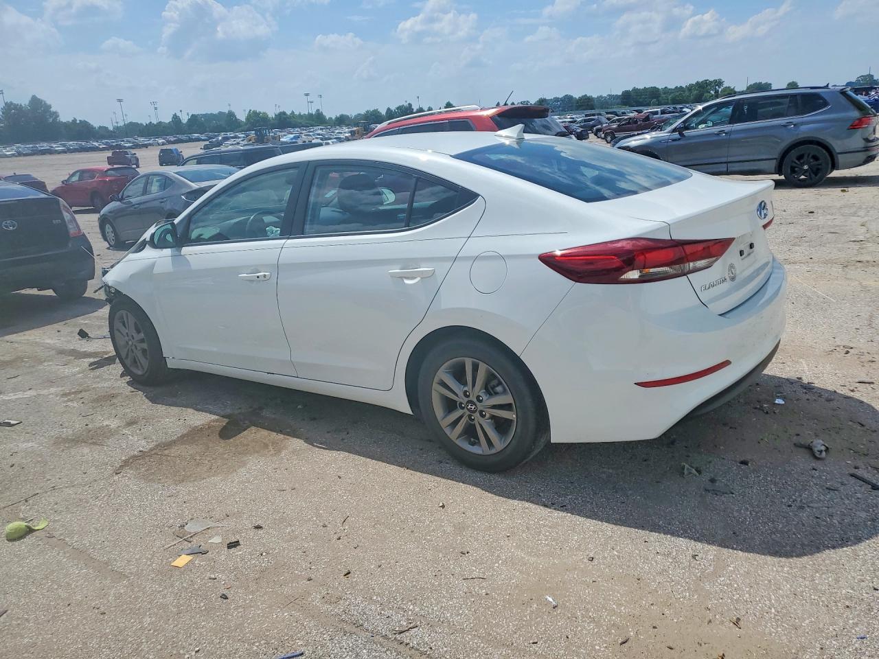 2018 Hyundai Elantra Value Edition Белый vin: 5NPD84LF3JH217001