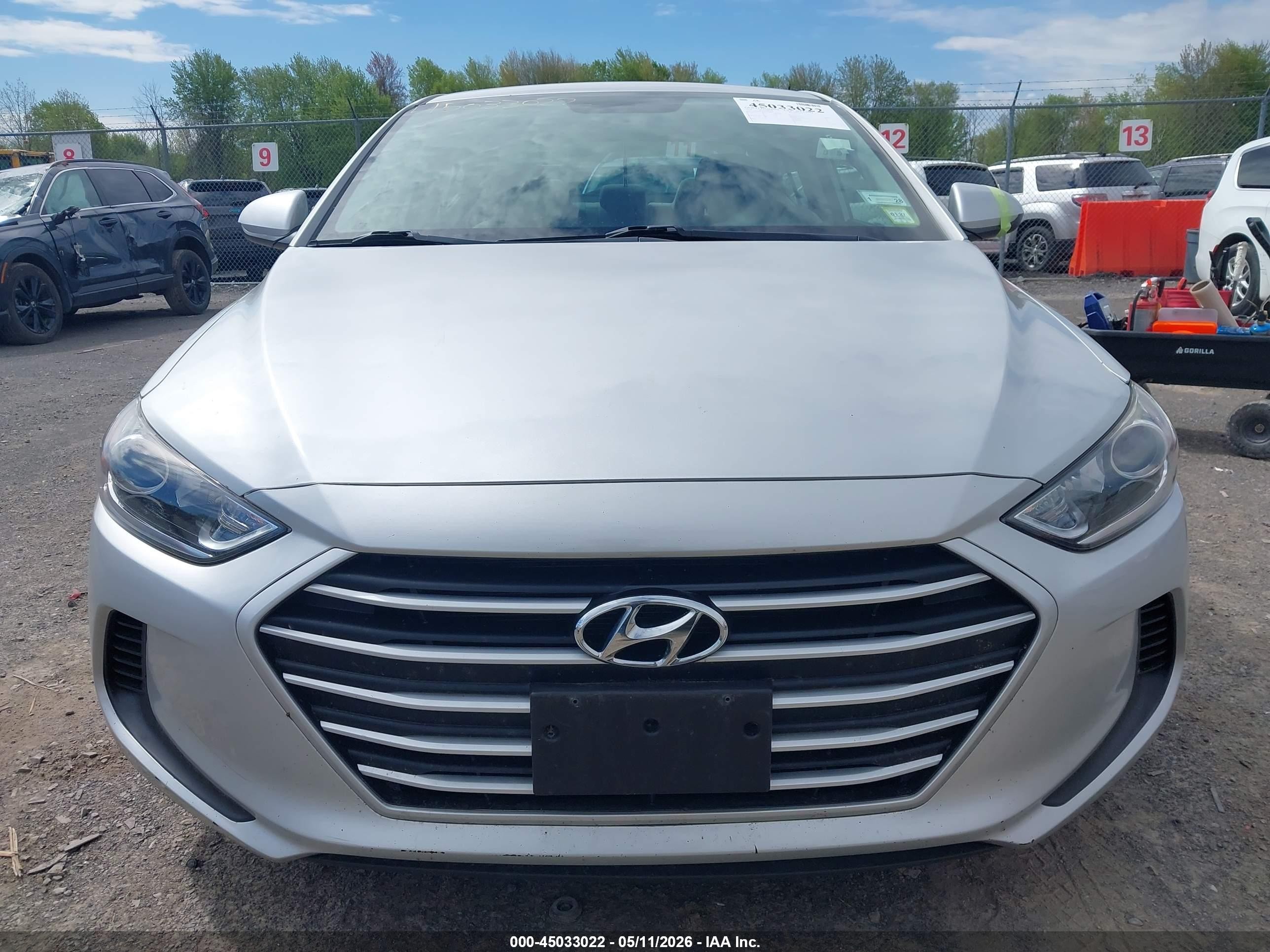 2018 Hyundai Elantra Sel Серебряный vin: 5NPD84LF3JH239421