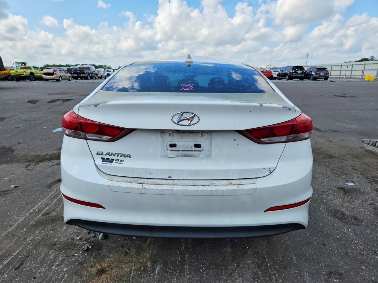 2018 Hyundai Elantra Sel White vin: 5NPD84LF3JH284438