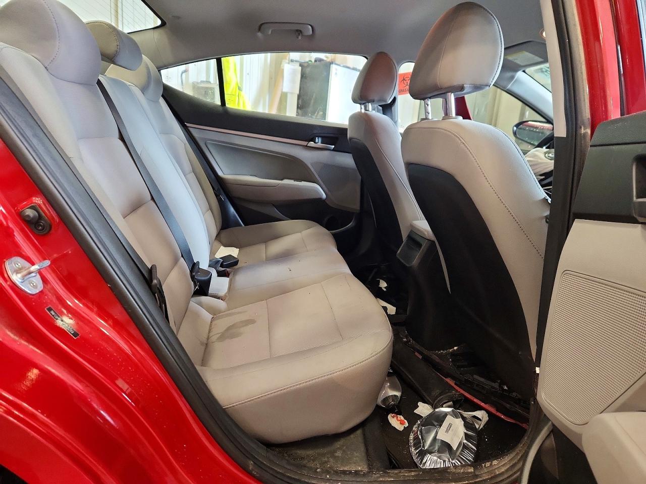 2018 Hyundai Elantra Red vin: 5NPD84LF3JH325229