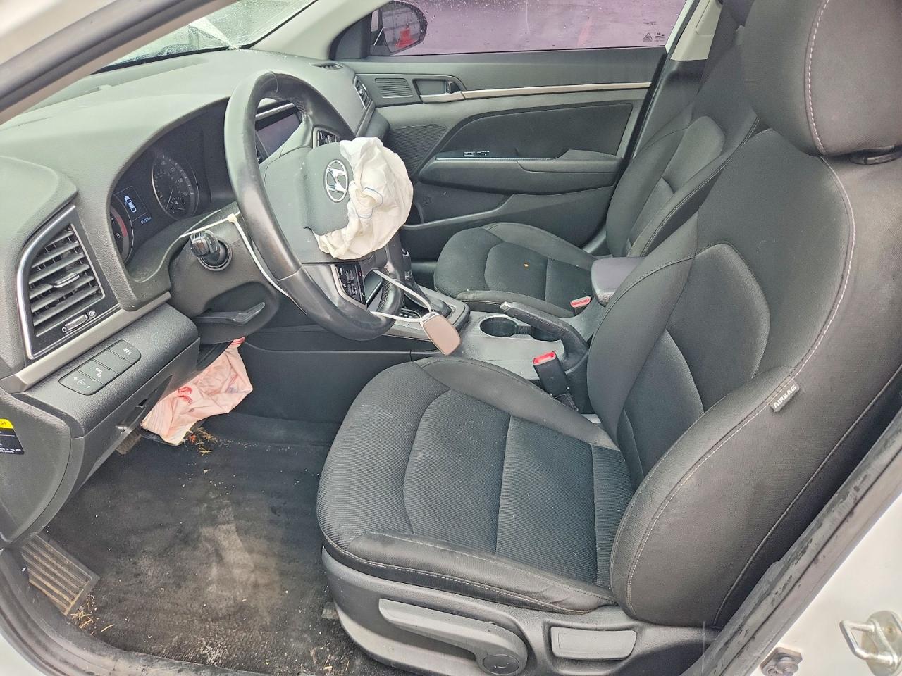 2018 Hyundai Elantra Value Edition White vin: 5NPD84LF3JH367996