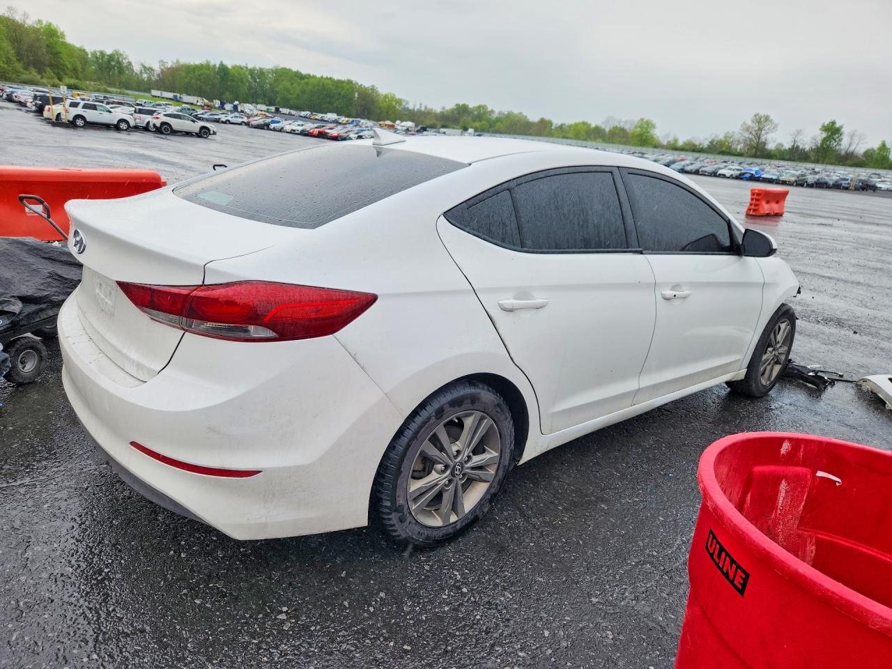 2018 Hyundai Elantra Value Edition White vin: 5NPD84LF3JH367996