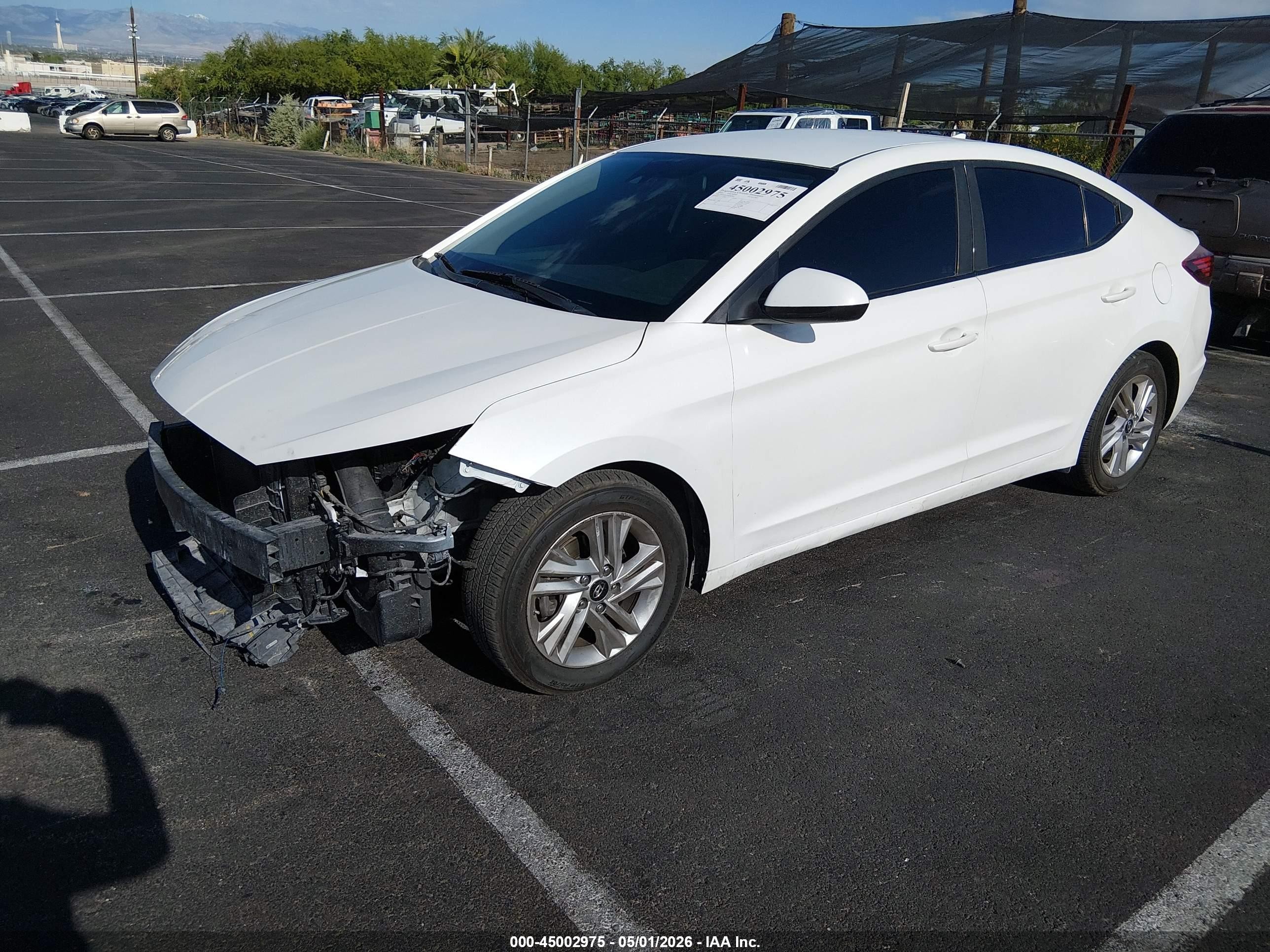 2019 Hyundai Elantra Sel Белый vin: 5NPD84LF3KH483085