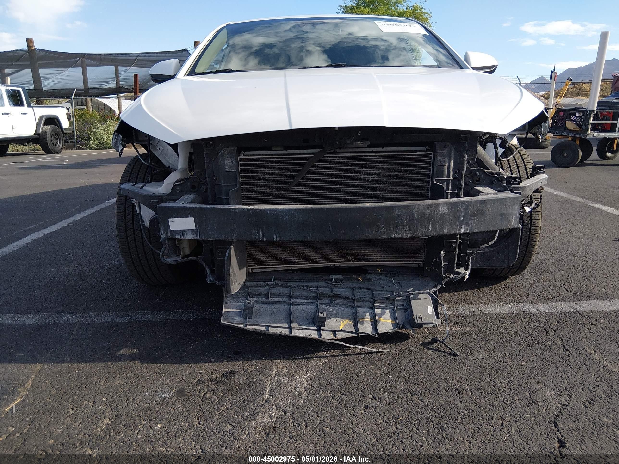 2019 Hyundai Elantra Sel Белый vin: 5NPD84LF3KH483085