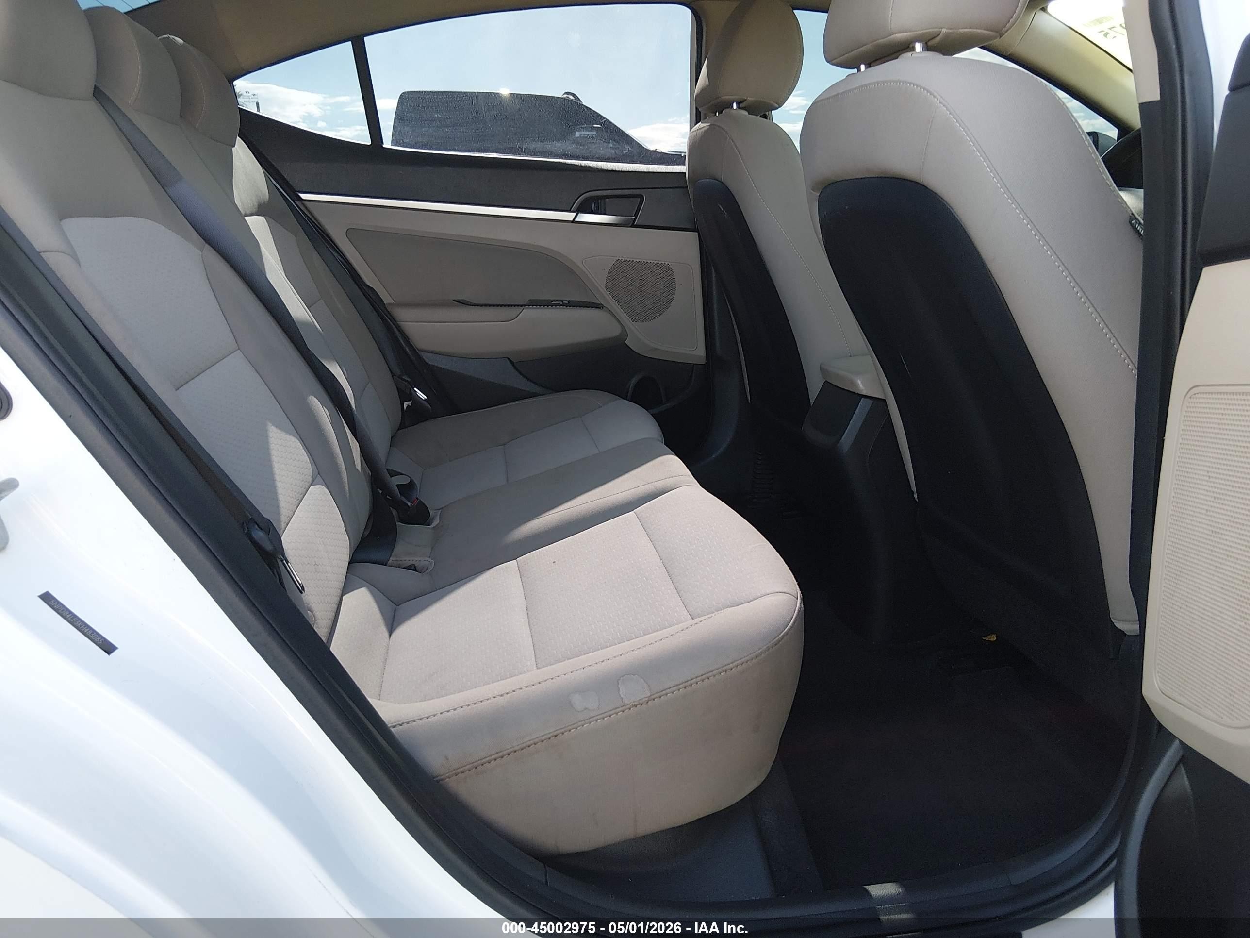 2019 Hyundai Elantra Sel Белый vin: 5NPD84LF3KH483085
