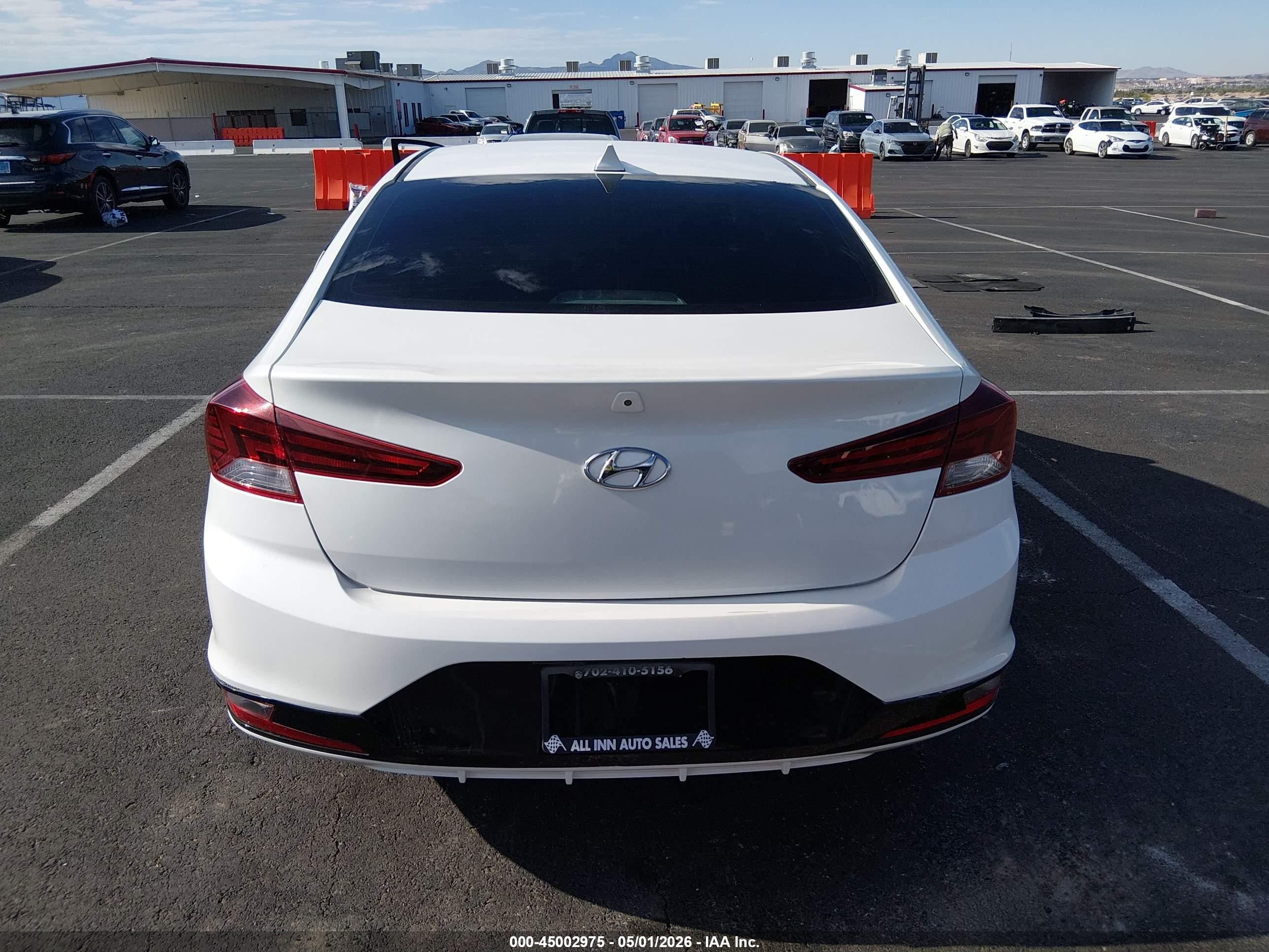 2019 Hyundai Elantra Sel Белый vin: 5NPD84LF3KH483085
