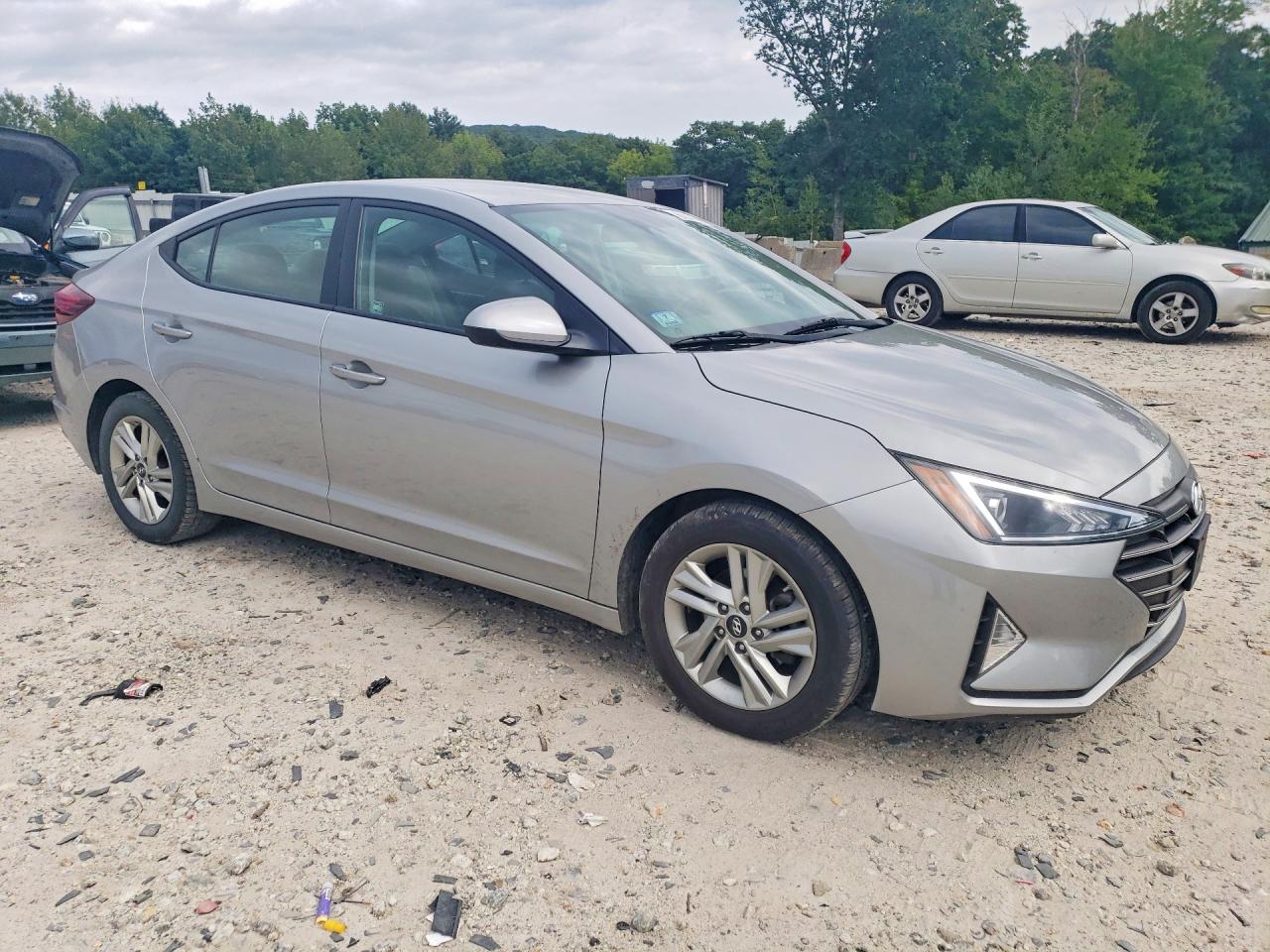 2020 Hyundai Elantra Sel Silver vin: 5NPD84LF3LH597718