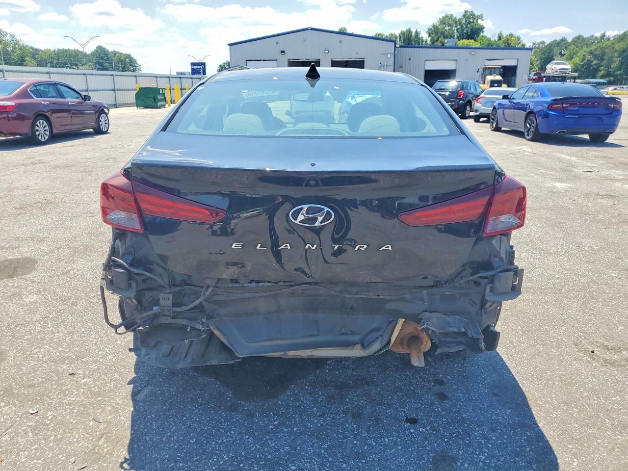 2020 Hyundai Elantra Value Edition Черный vin: 5NPD84LF3LH604912