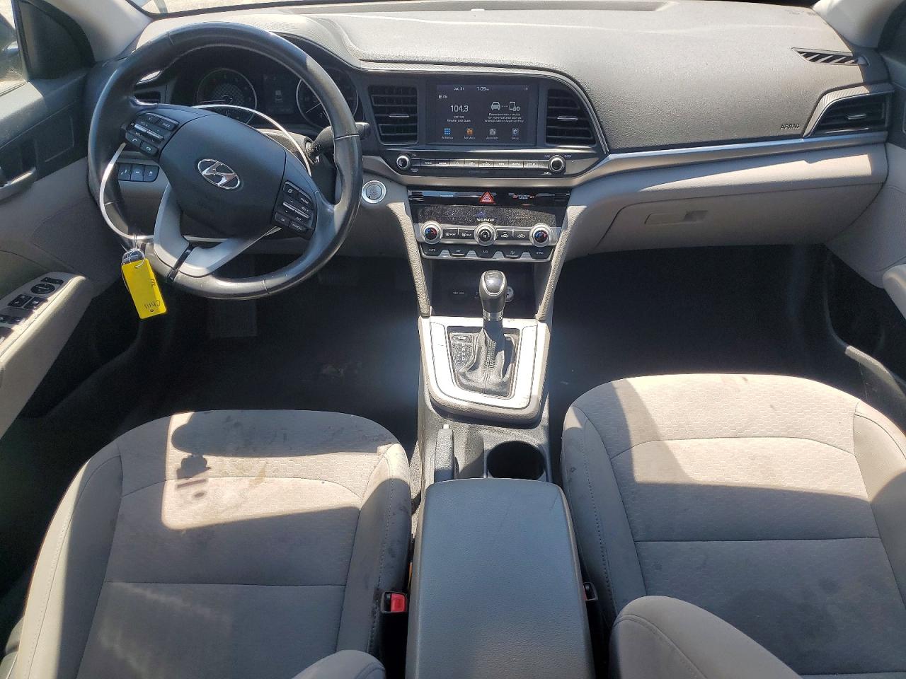 2020 Hyundai Elantra Value Edition Черный vin: 5NPD84LF3LH604912