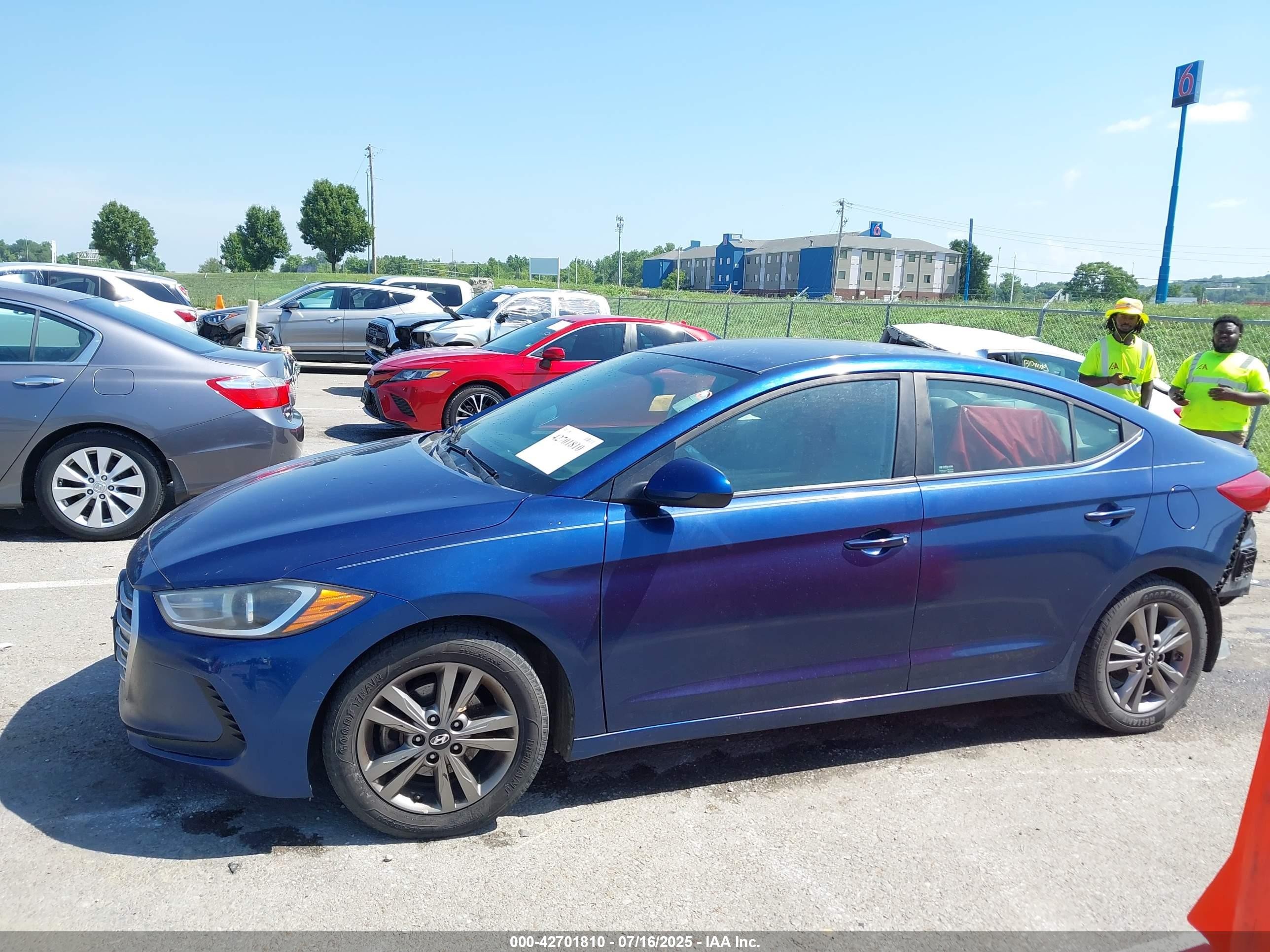 2017 Hyundai Elantra Se Blue vin: 5NPD84LF4HH002527