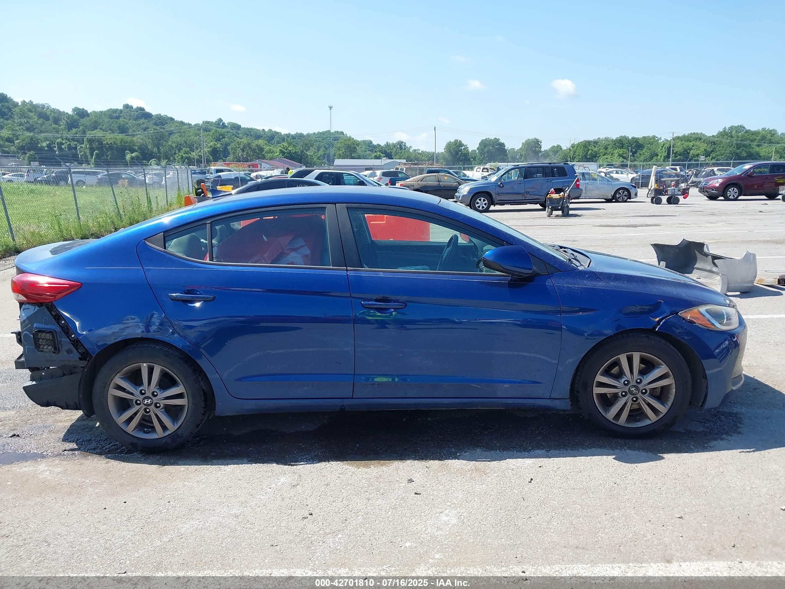 2017 Hyundai Elantra Se Blue vin: 5NPD84LF4HH002527