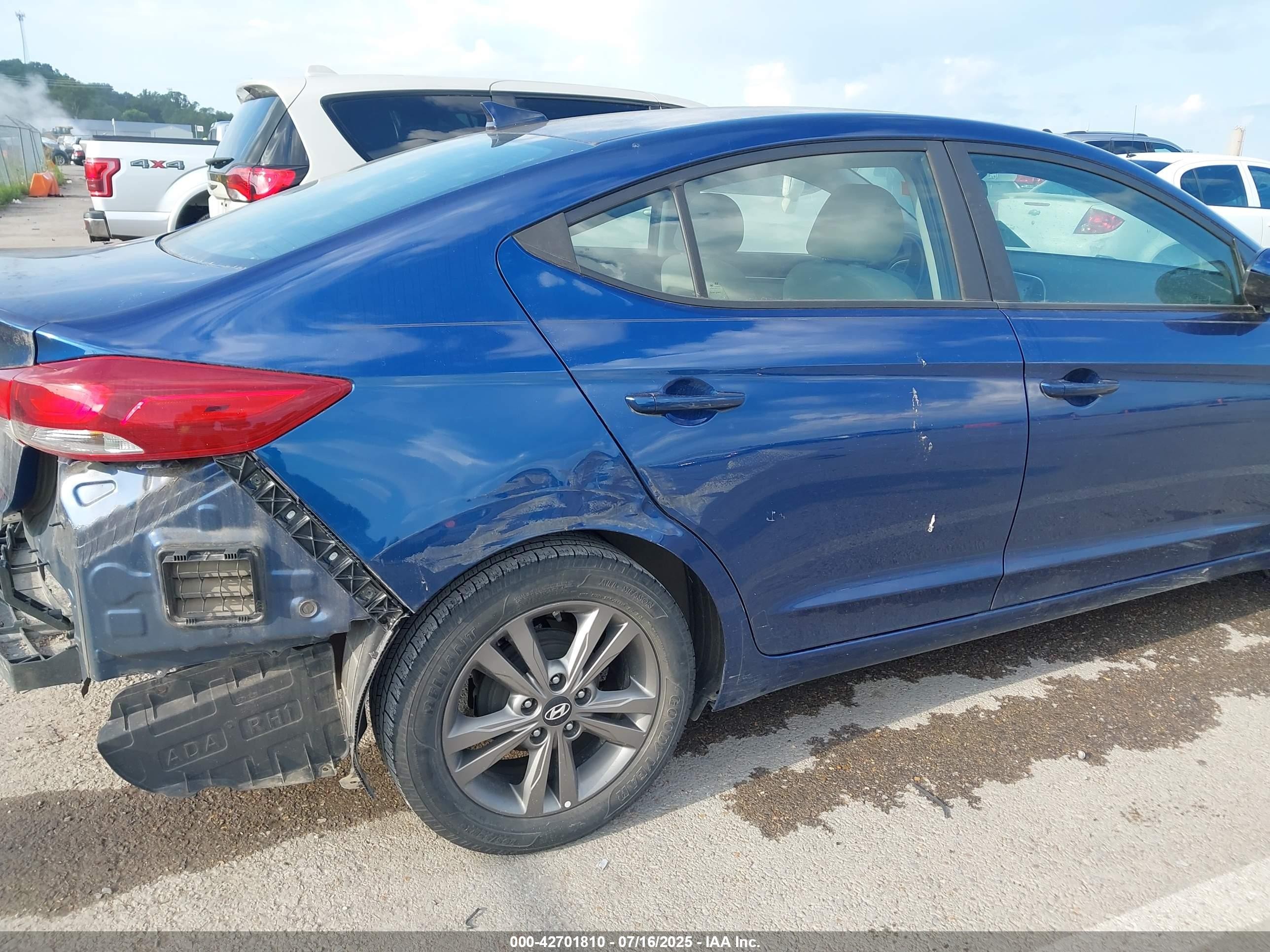 2017 Hyundai Elantra Se Blue vin: 5NPD84LF4HH002527