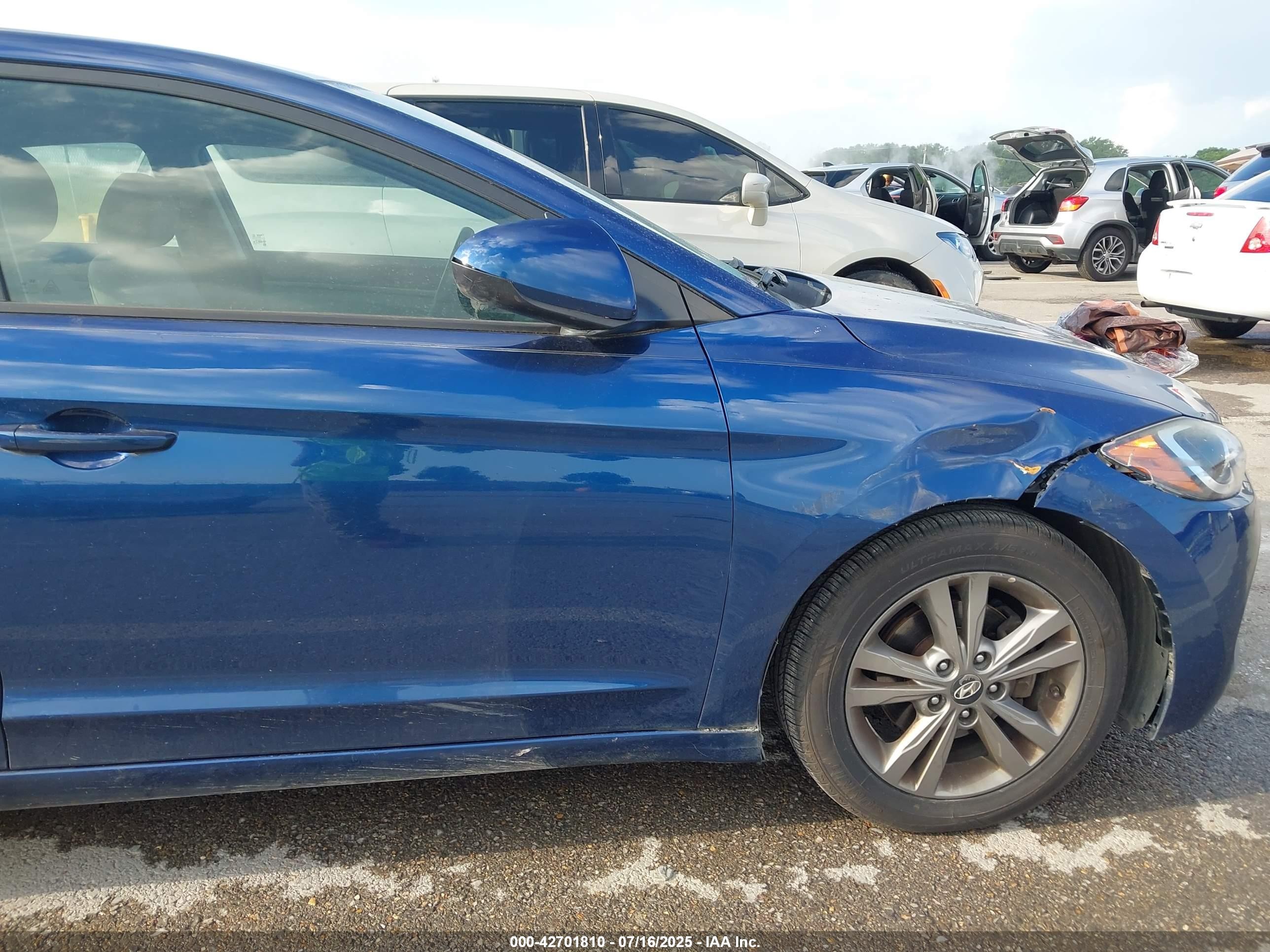 2017 Hyundai Elantra Se Blue vin: 5NPD84LF4HH002527