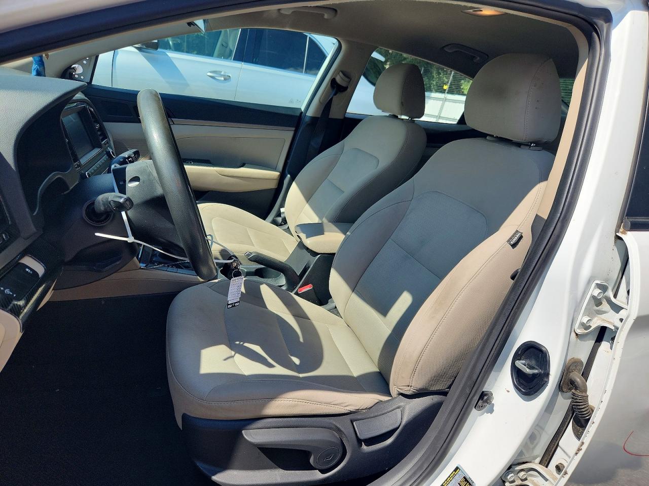 2017 Hyundai Elantra Se White vin: 5NPD84LF4HH143484