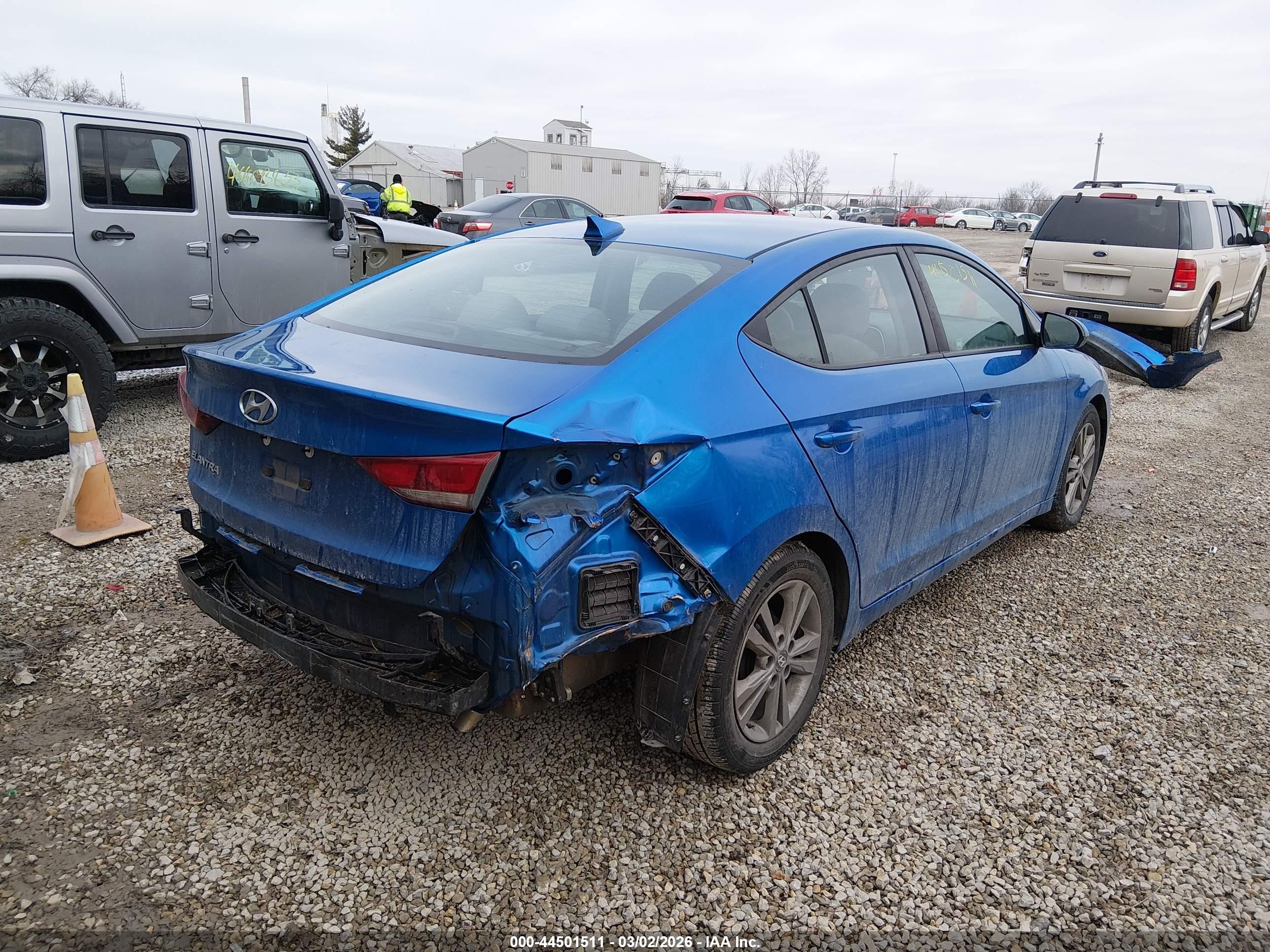 2017 Hyundai Elantra Se Blue vin: 5NPD84LF4HH156073