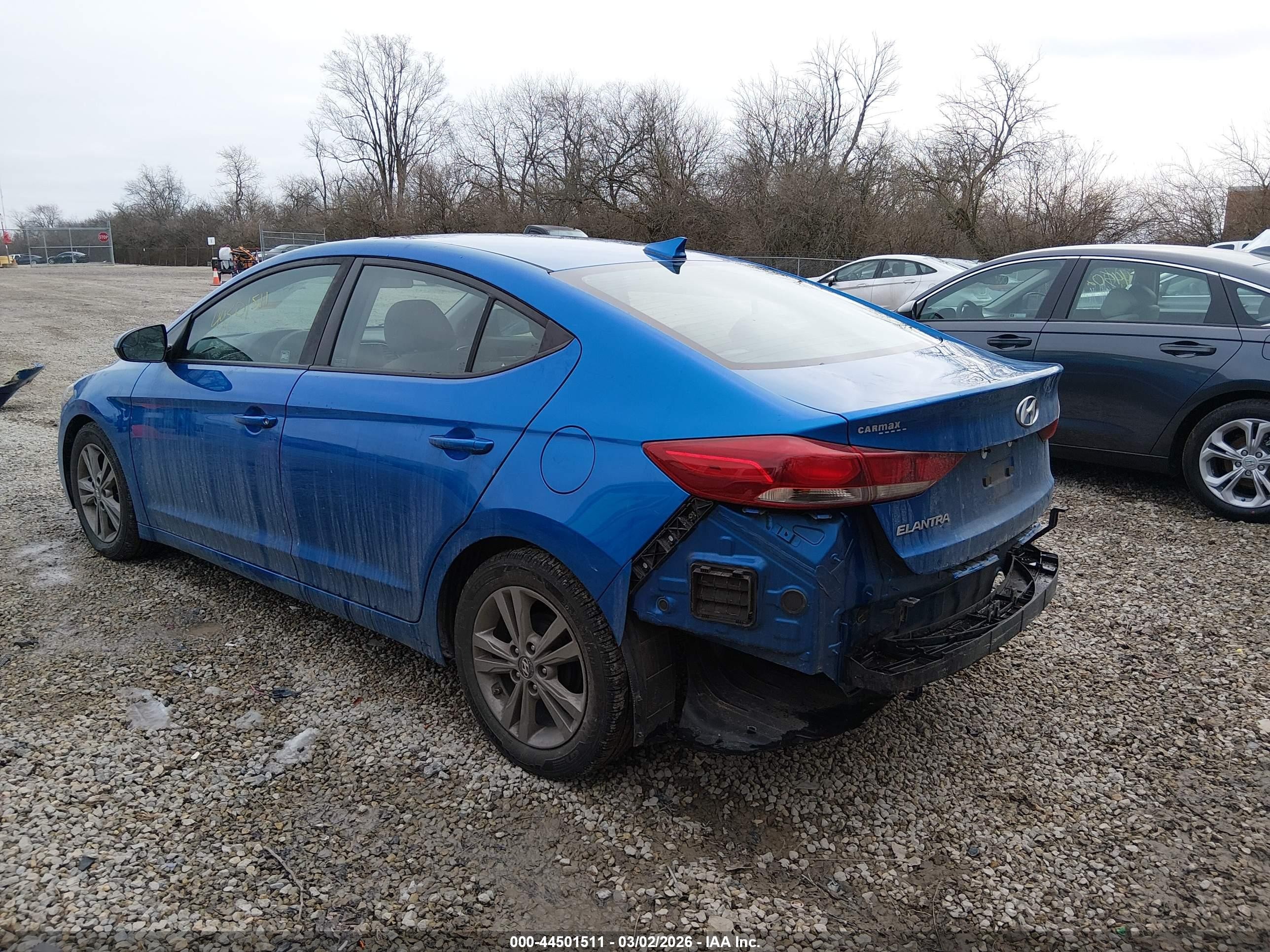 2017 Hyundai Elantra Se Blue vin: 5NPD84LF4HH156073