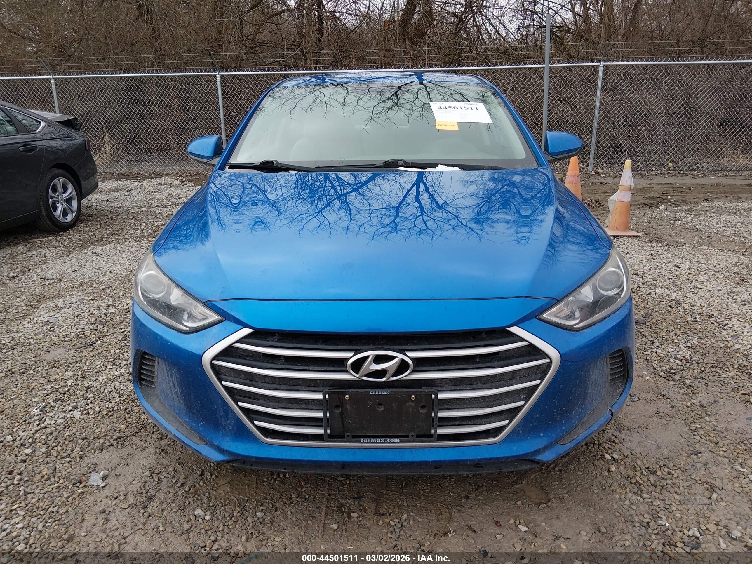 2017 Hyundai Elantra Se Blue vin: 5NPD84LF4HH156073