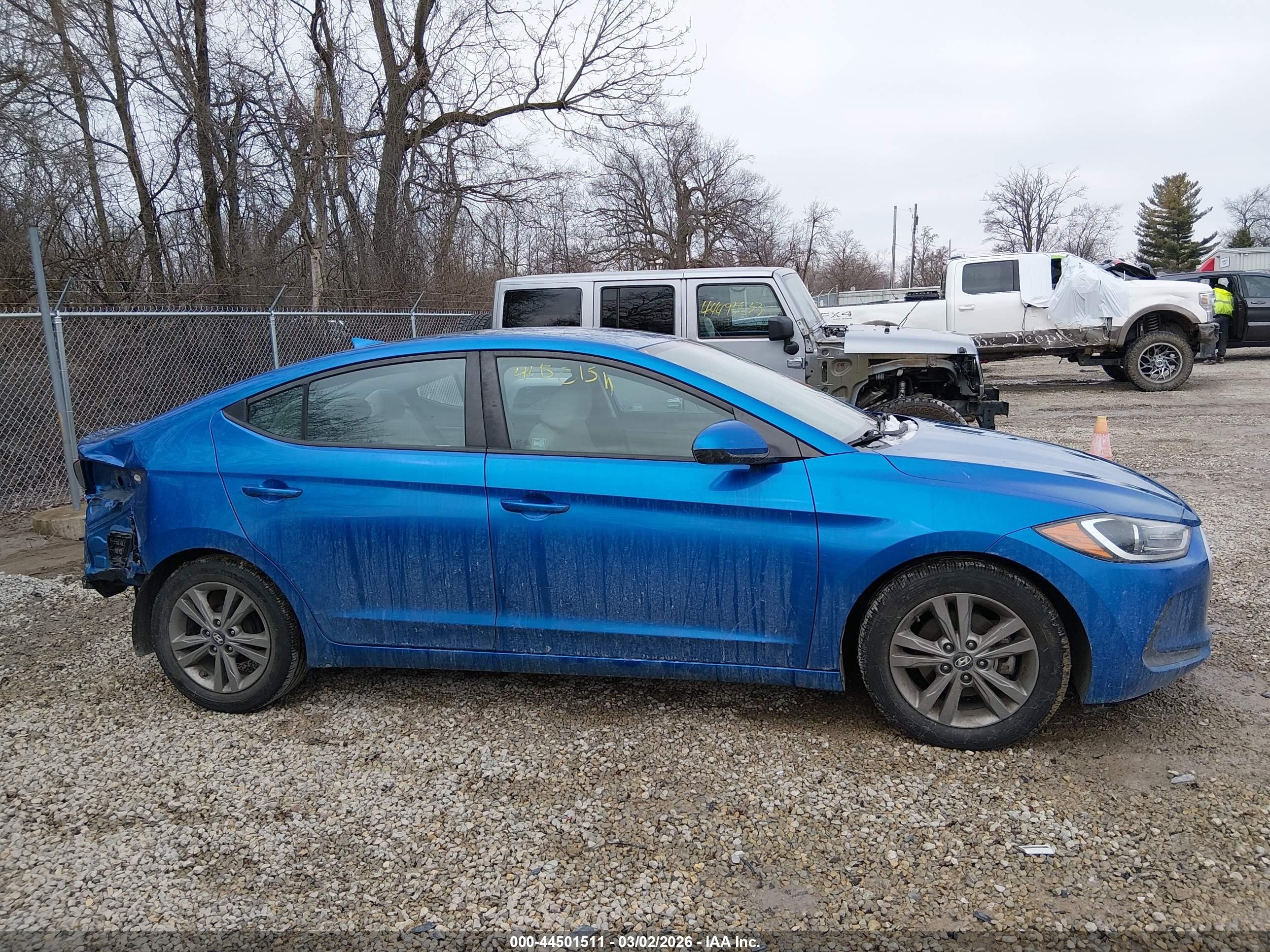 2017 Hyundai Elantra Se Blue vin: 5NPD84LF4HH156073