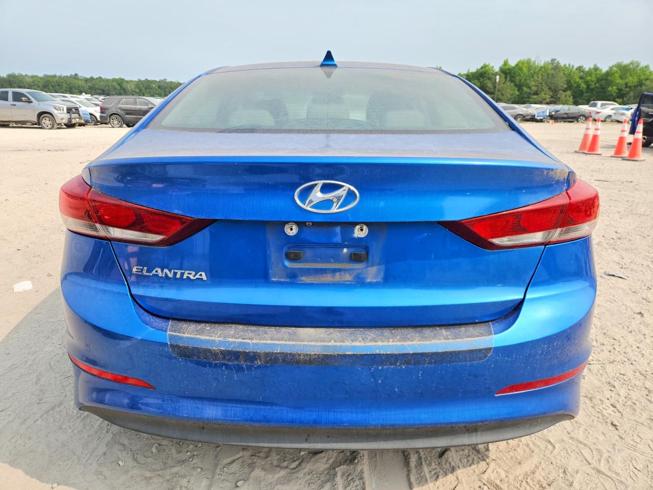 2017 Hyundai Elantra Se Blue vin: 5NPD84LF4HH193379