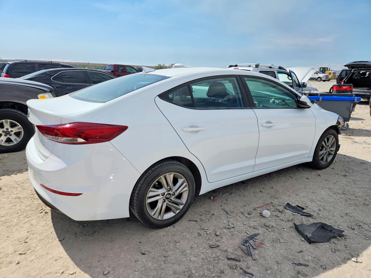 2018 Hyundai Elantra Sel White vin: 5NPD84LF4JH221154