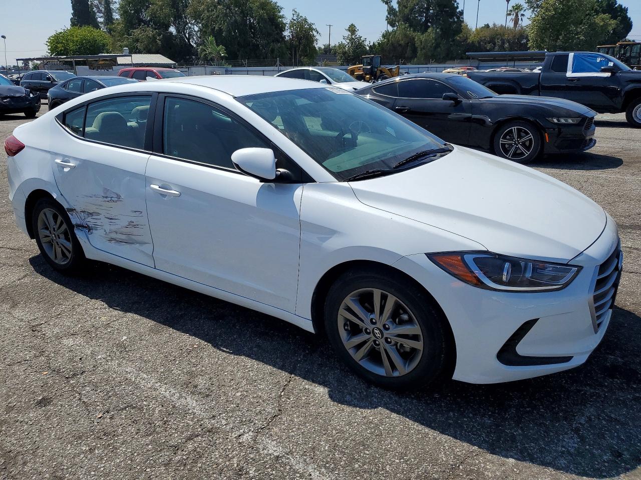 2018 Hyundai Elantra Sel White vin: 5NPD84LF4JH224670