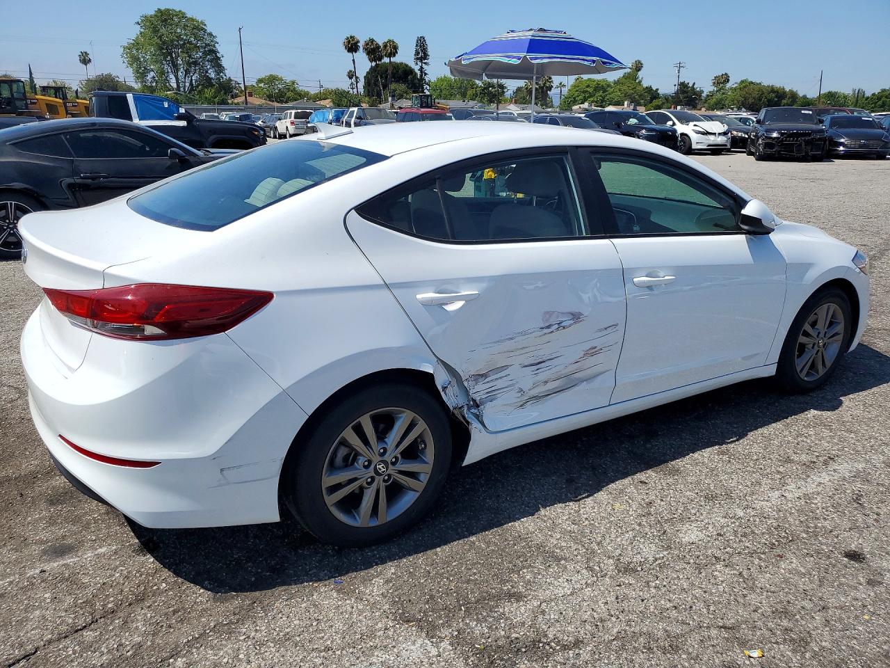 2018 Hyundai Elantra Sel White vin: 5NPD84LF4JH224670