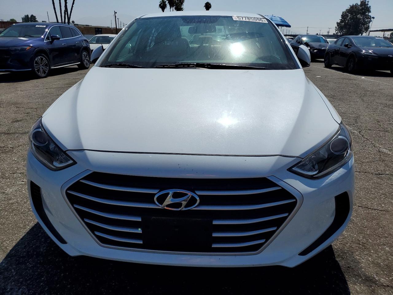 2018 Hyundai Elantra Sel White vin: 5NPD84LF4JH224670