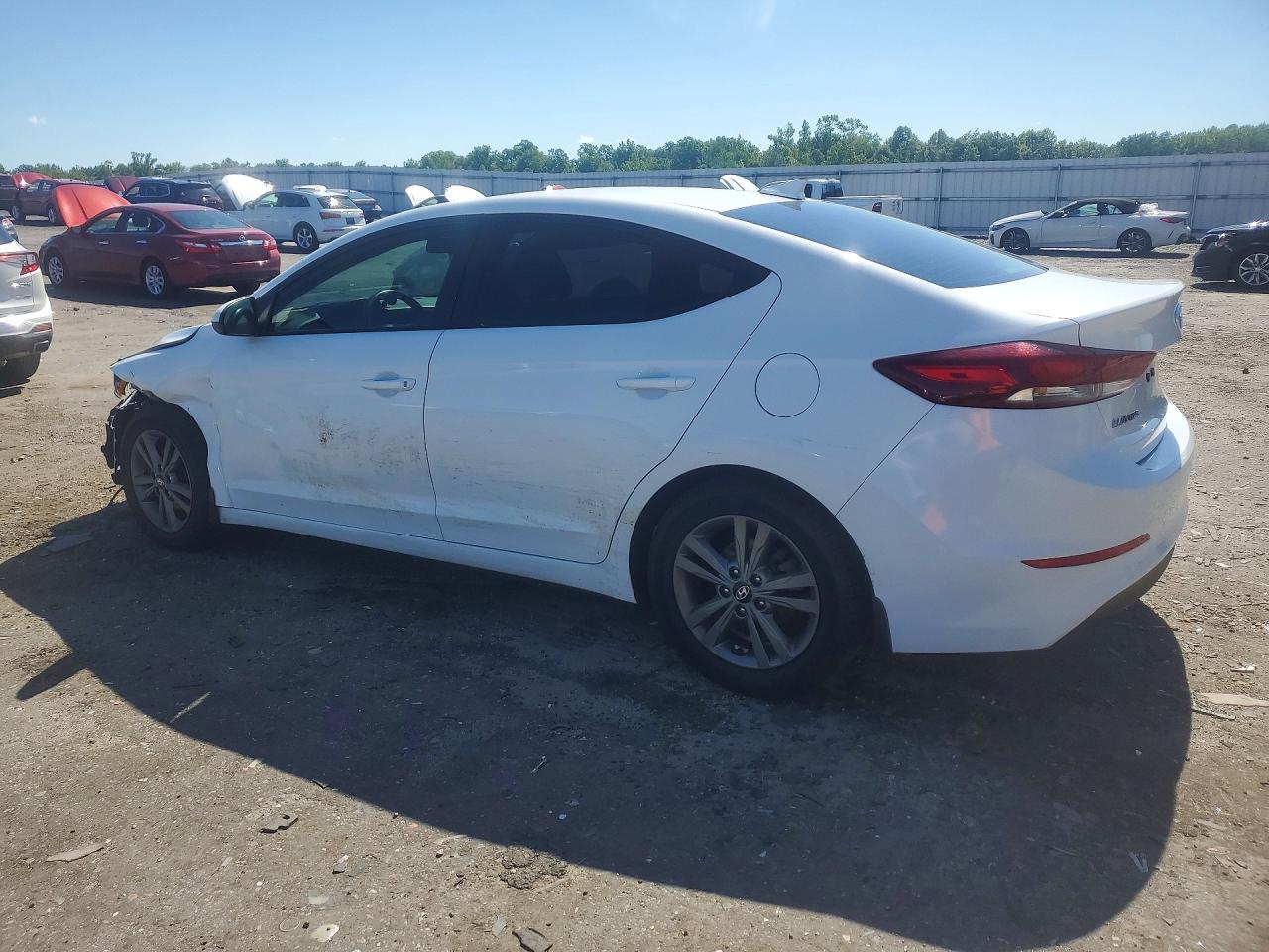 2018 Hyundai Elantra Sel Белый vin: 5NPD84LF4JH228606