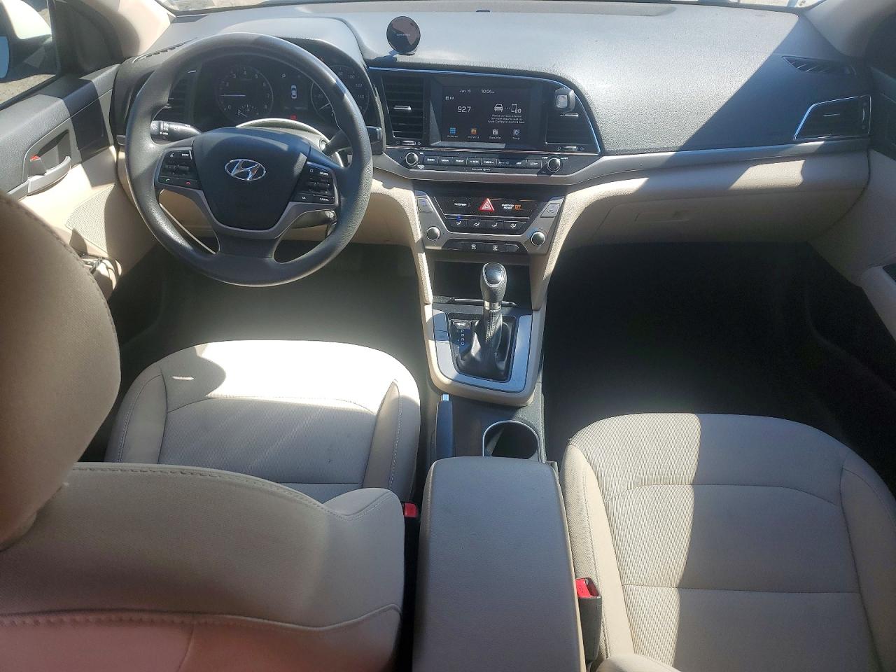 2018 Hyundai Elantra Sel Белый vin: 5NPD84LF4JH228606