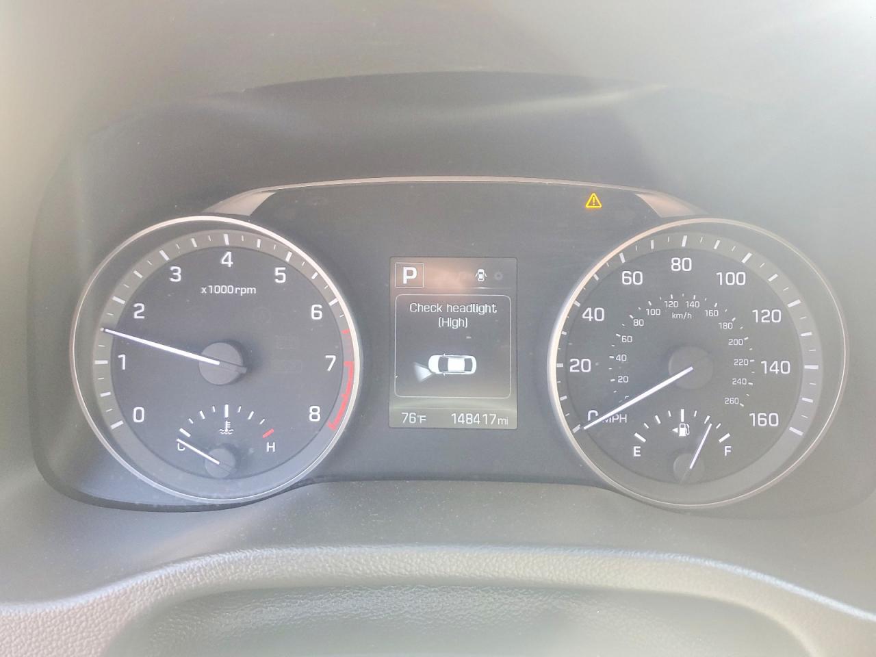 2018 Hyundai Elantra Sel Белый vin: 5NPD84LF4JH228606